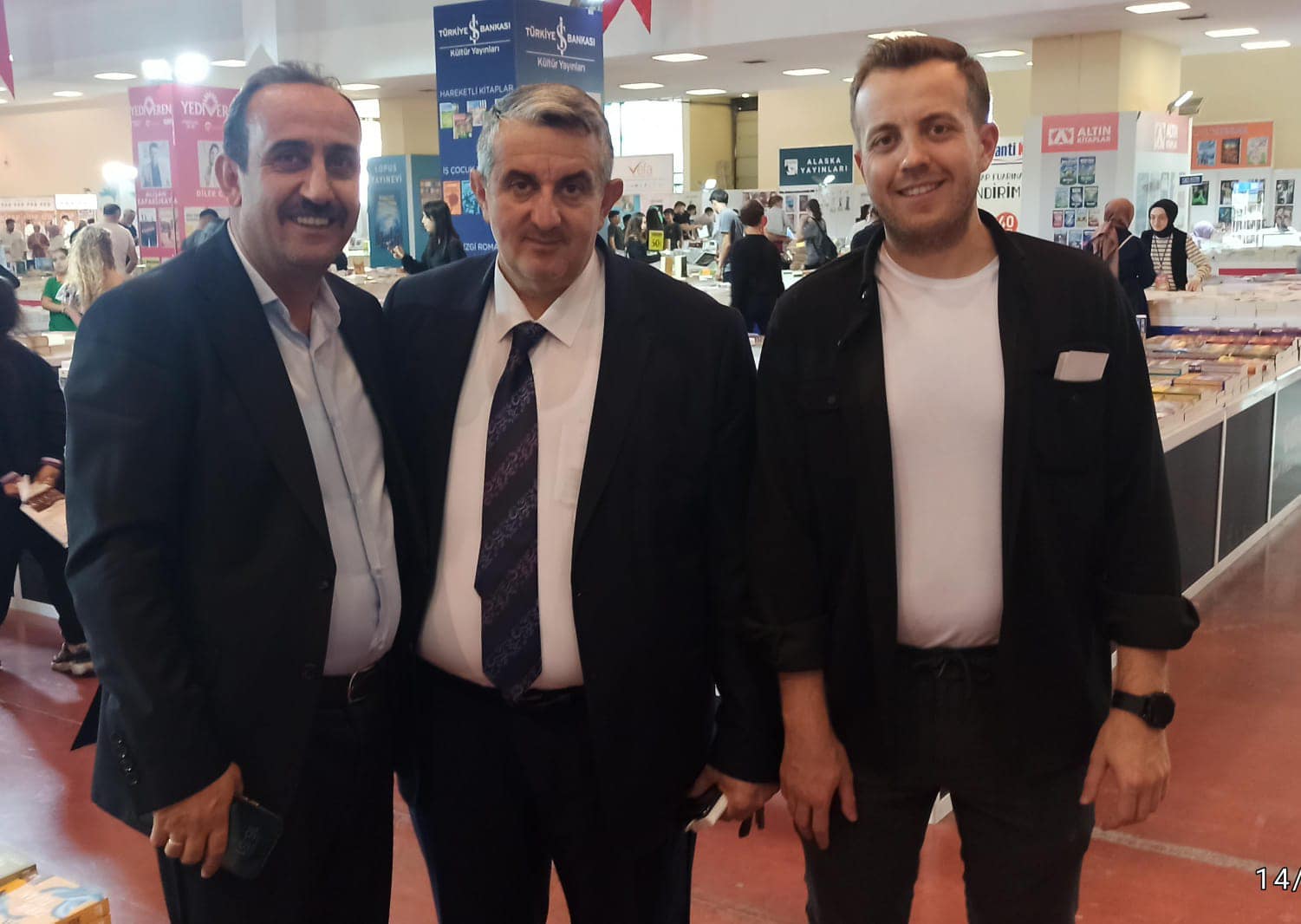 Belediye Başkanımız Av Mustafa İLMEK, eşi Sn Sevim İLMEK, Dünya Ticaret Merkezinde Sun Fuarcılık tarafından düzenlenen Kitap Fuarını ziyaret etti.