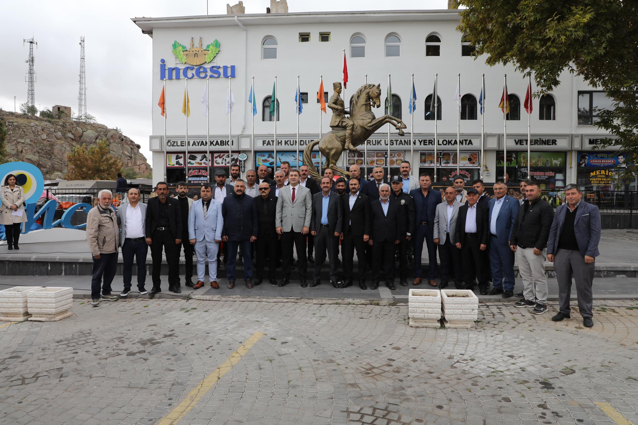 Muhtarlarımızın gününü kutlar çalışmalarında başarılar dileriz.