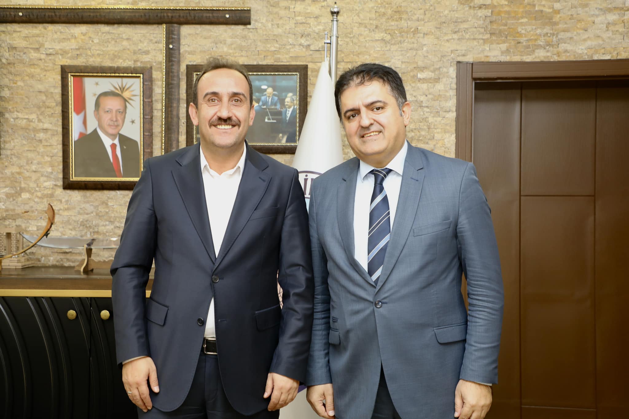 Türk Telekom Kayseri Bölge Müdürü Sn. Ahmet ÖZDOĞAN Belediye Başkanımız Av. Mustafa İLMEK'i makamında ziyaret etti.