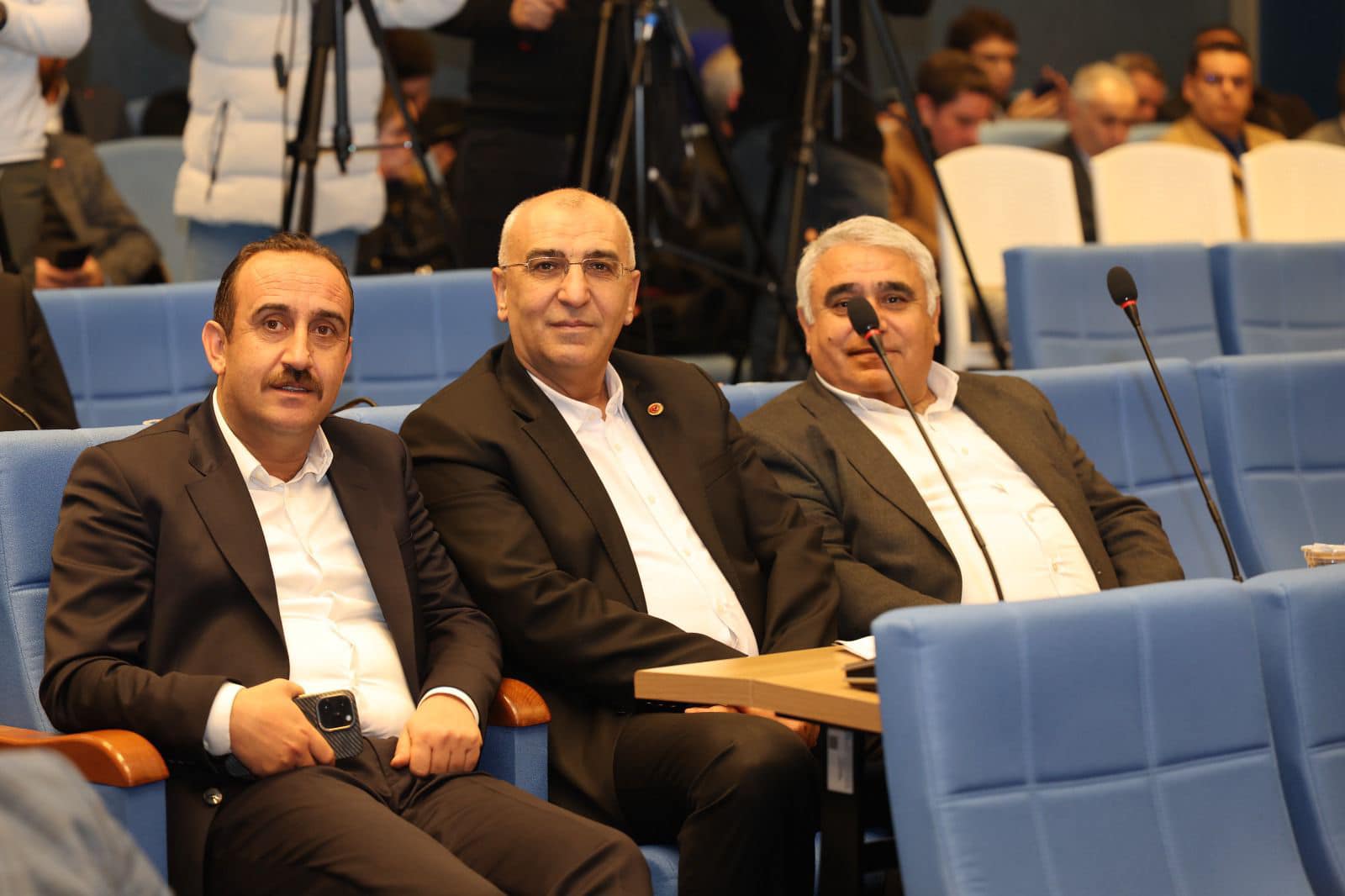 Alınan kararların şehrimiz ve ilçemize hayırlar getirmesi temenni ederiz.