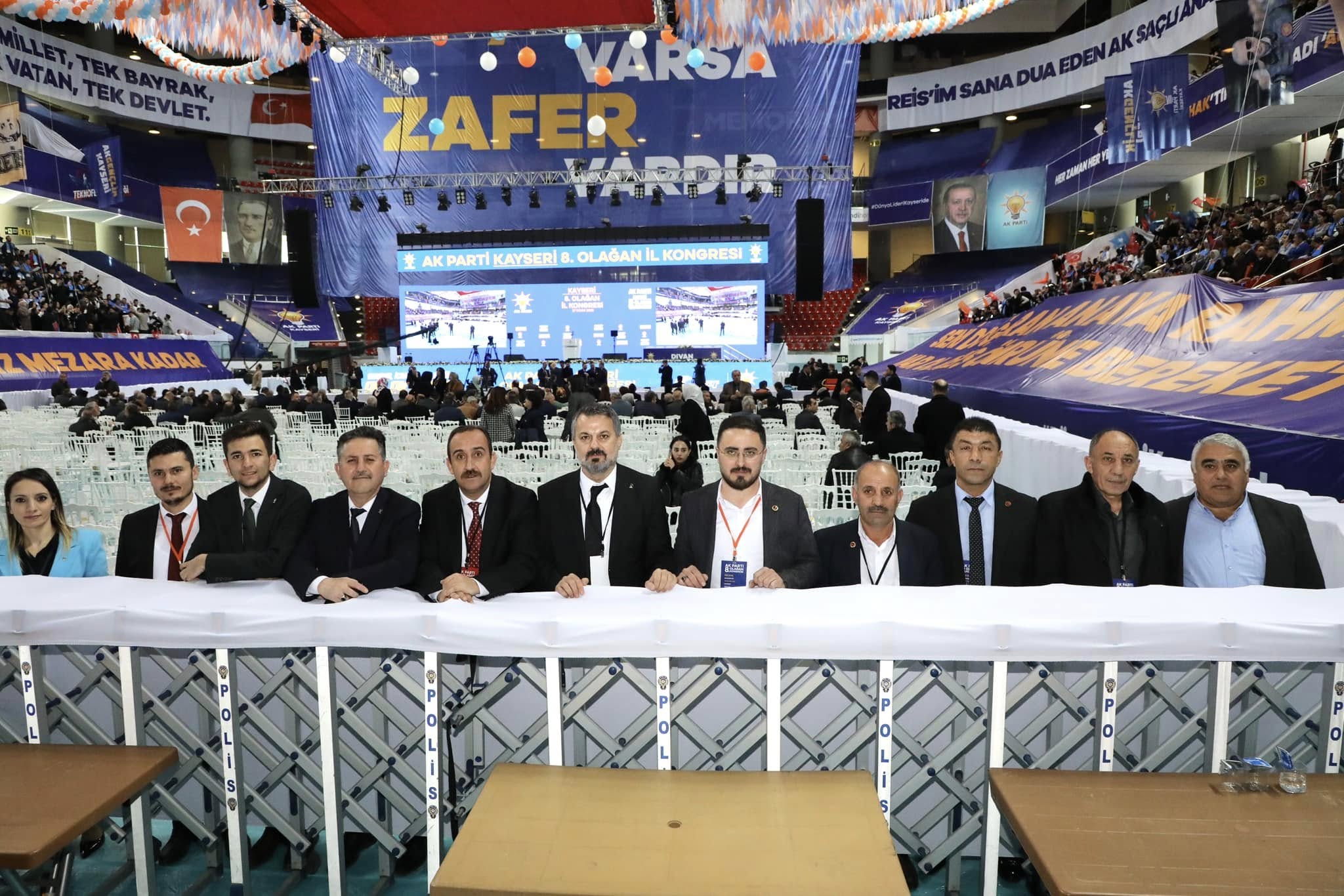 Dünya Lideri, Mazlumların Umudu Cumhurbaşkanımız, Genel Başkanımız Sn. Recep Tayyip Erdoğan’ın teşrifleriyle AK Parti Kayseri Başkanlığı 8’nci Olağan Genel Kurulu Şenlik havasında gerçekleşti.