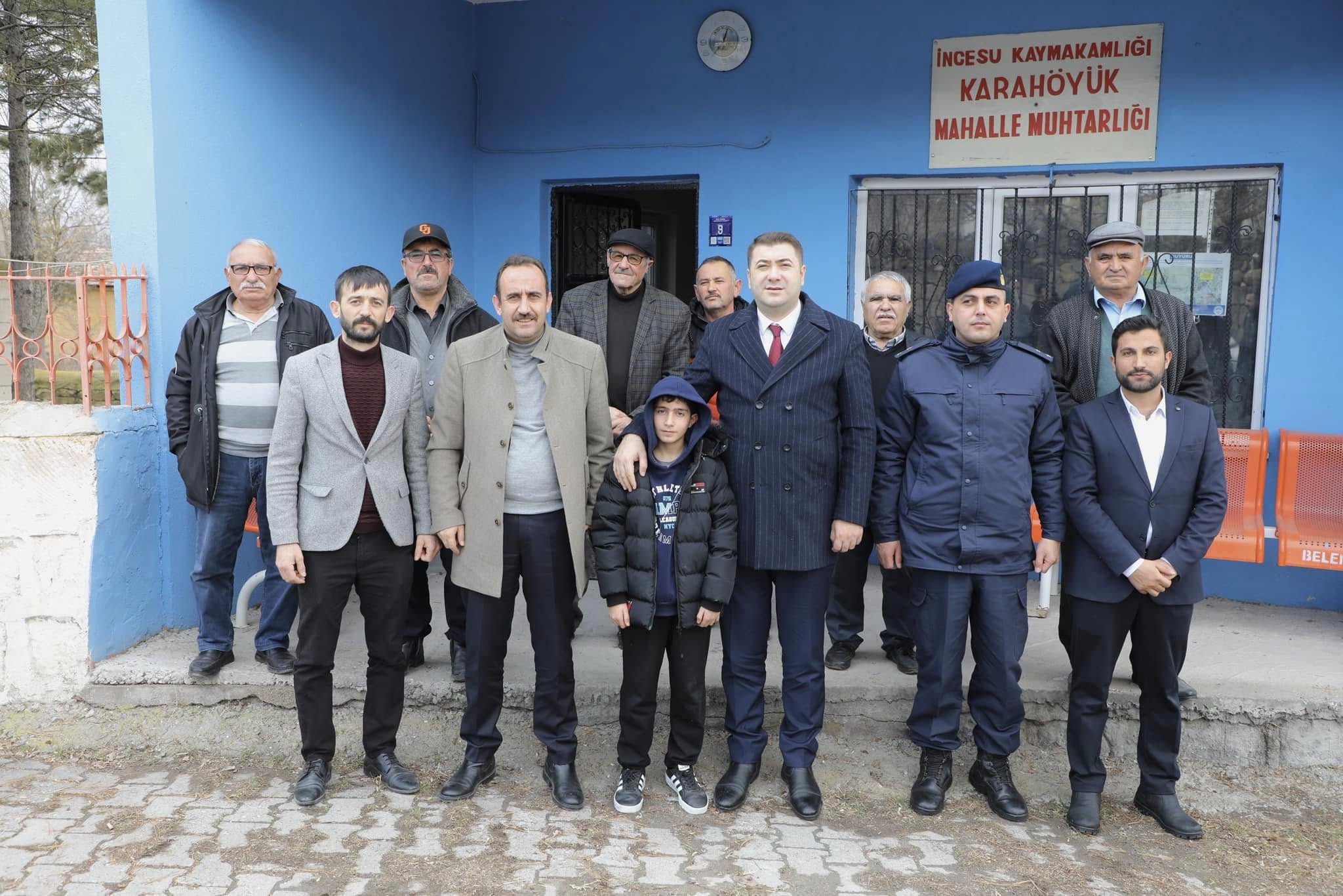 Belediye Başkanımız Av. Mustafa İLMEK, İlçe Kaymakamımız Sn. Ömer Said KARAKAŞ ve İlçe Jandarma Komutanımız ile Karahöyük mahallemizi ziyaret ederek halkımızı dinledi.