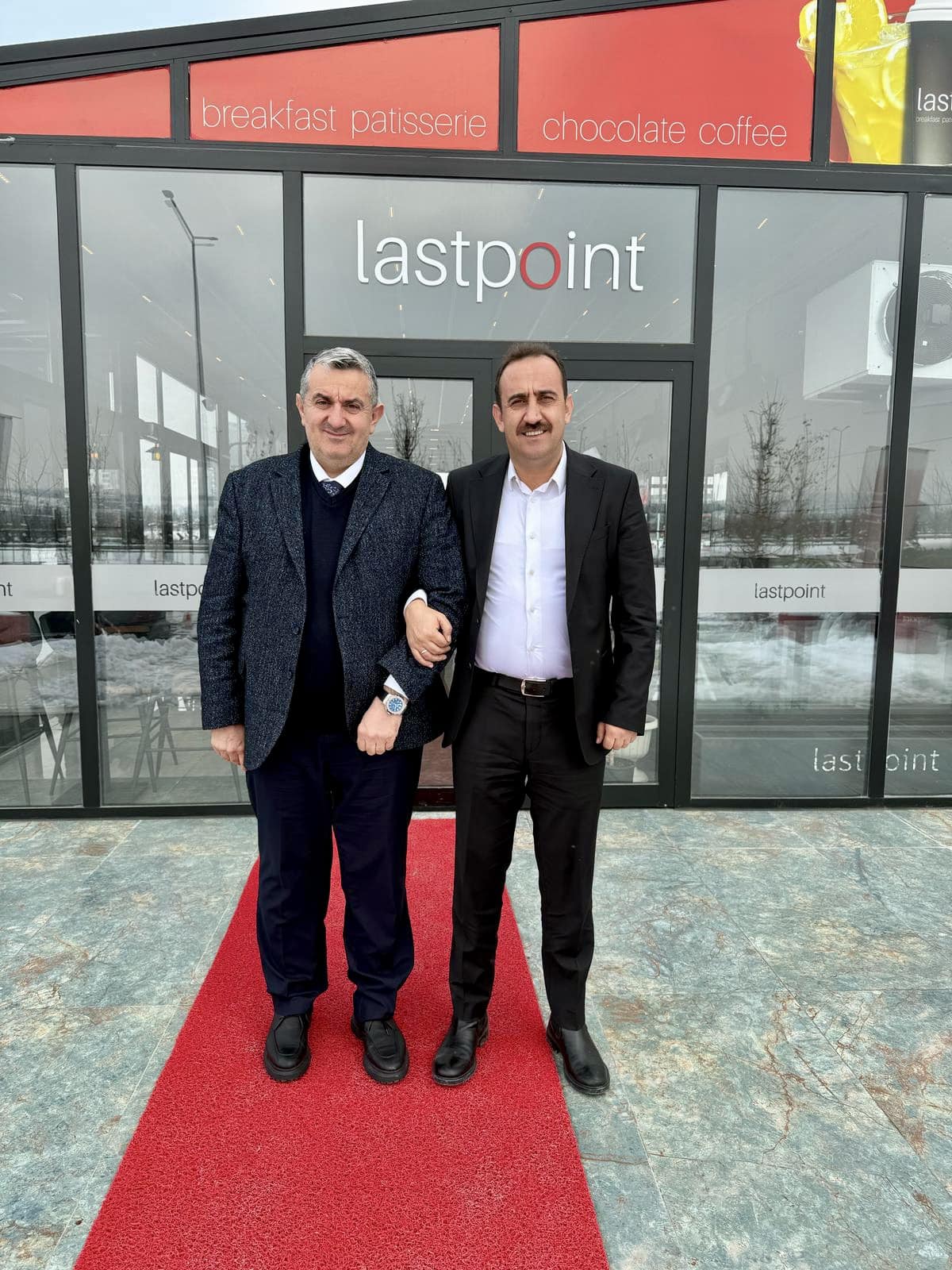 Belediye Başkanımız Av. Mustafa İLMEK, SUN Fuarcılık Yönetim Kurulu Başkanı Sn. Mehmet SAÇMACI’yı Lastpoint işletmesinde ziyaret etti.