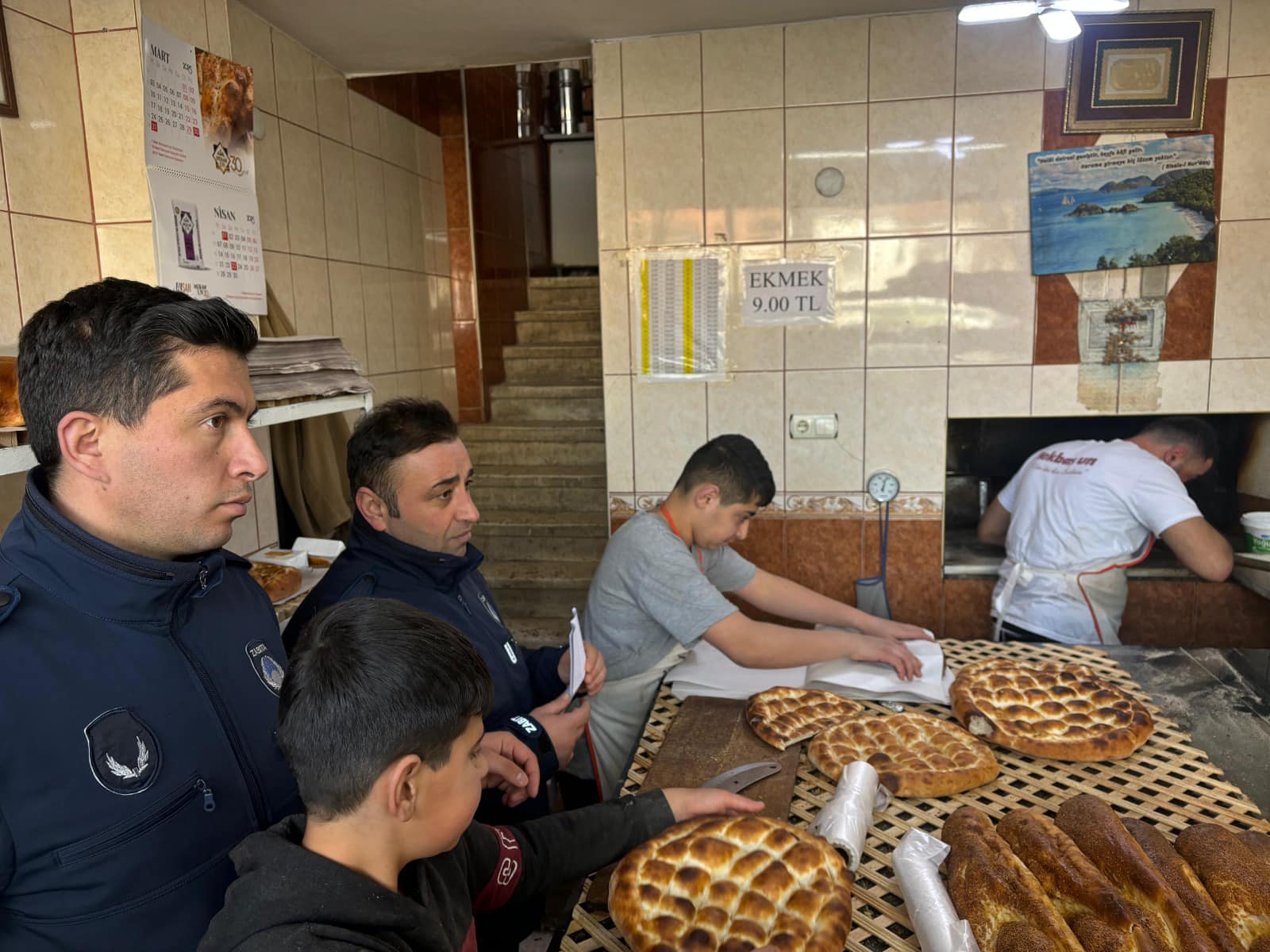 İlçemizde Ramazan nedeniyle Fırınlarda ve Unlu Mamuller üreten işletmelerde fiyat ve tartı denetimi yapılmıştır.