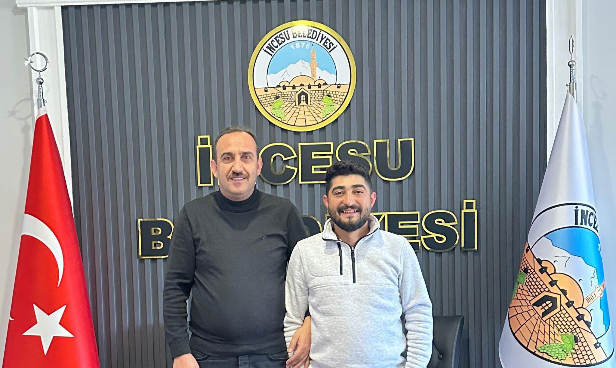 İlçemizin değerli esnaflarından Sn. Mustafa Kemal İPİÇÜRÜK, Belediye Başkanımız Av. Mustafa İLMEK’i ziyaret etti. Nazik ziyaretlerinden dolayı teşekkür ederiz…