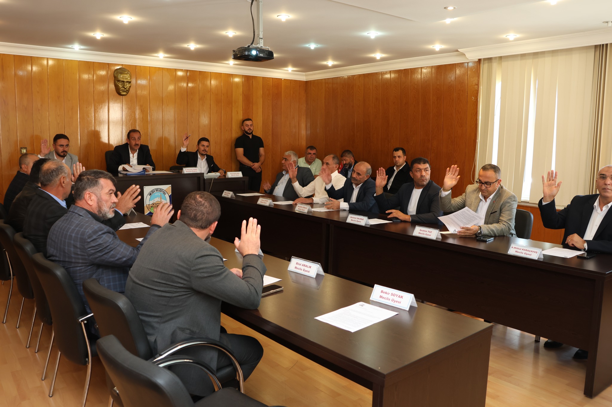 İncesu Belediyesi Ekim ayı meclis toplantısı Belediye Başkanımız Av. Mustafa İLMEK Başkanlığında yapıldı. Mecliste alınan kararların ilçemize hayırlar getirmesini temenni ederiz.