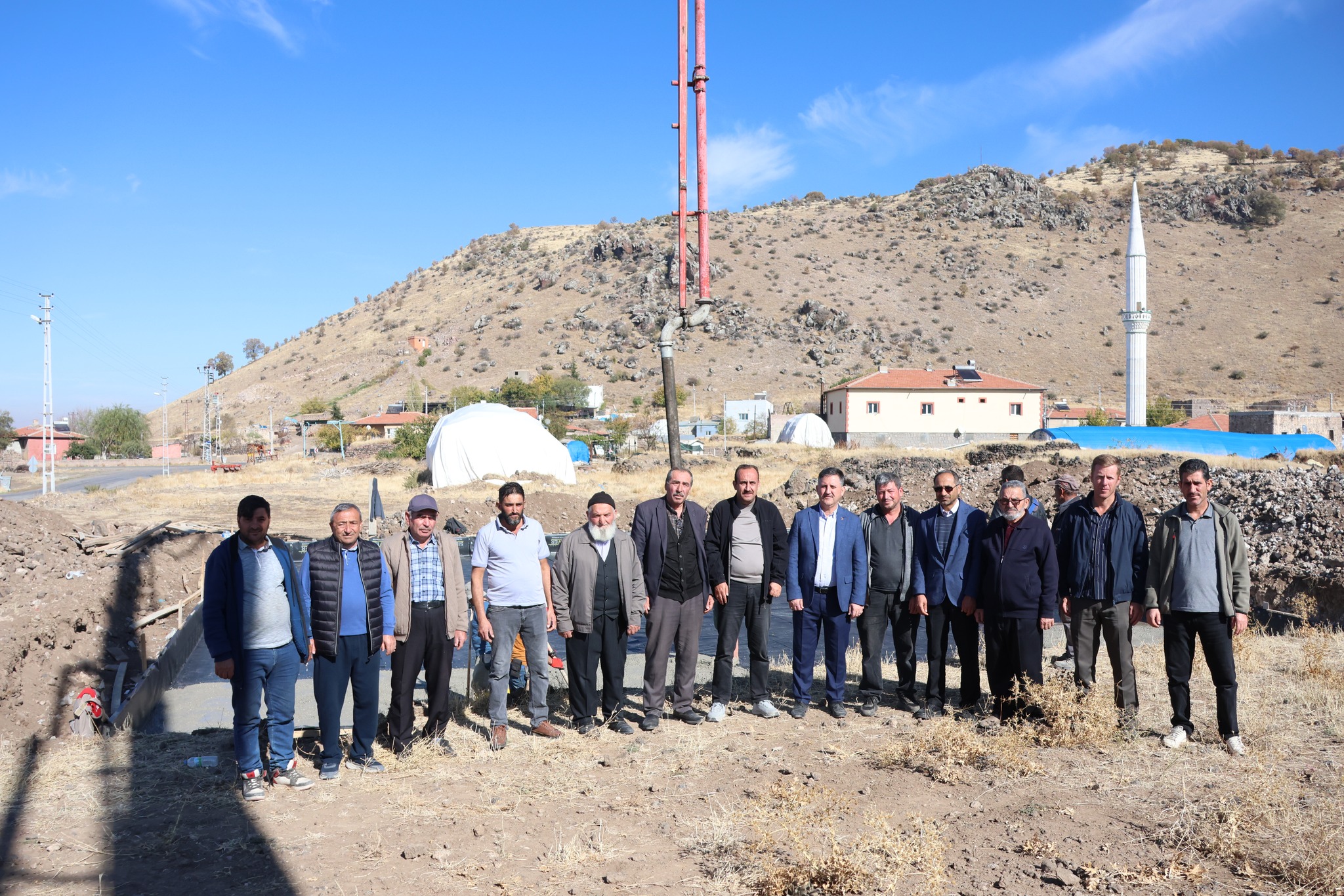 Belediye Başkanımız Av. Mustafa İlmek ve AK Parti İlçe Başkanımız Sn. Mehmet Koç, Sarıkürklü Mahallemizi ziyaret etti. Ziyarette, Belediyemizin destekleriyle mahallemize kazandırılacak olan Sosyal Tesis Projesi’nin temel atma çalışmalarını yerinde inceled