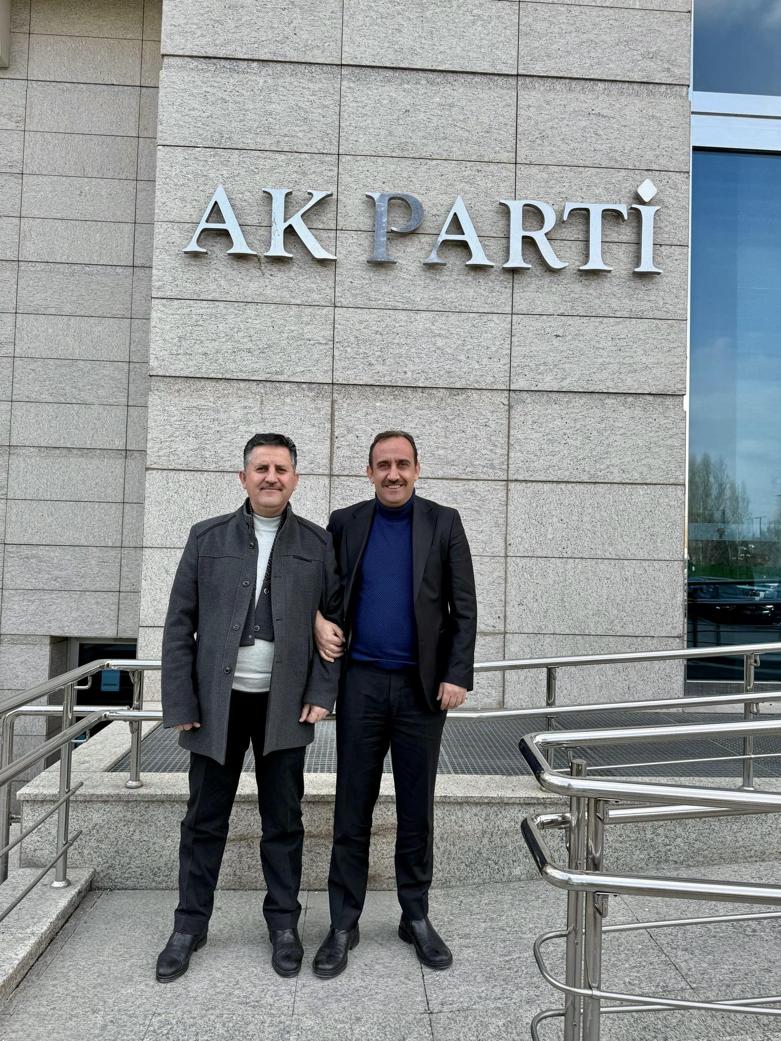 Belediye Başkanımız Av. Mustafa İLMEK, AK Parti İncesu İlçe Başkanımız Sn. Mehmet KOÇ ile Genel Merkezimizi ziyaret ederek Pazar Günü Ankara Arena’da gerçekleştirilecek olan 8. Büyük Kongre Kurul üyeleri işlemlerini gerçekleştirdi.