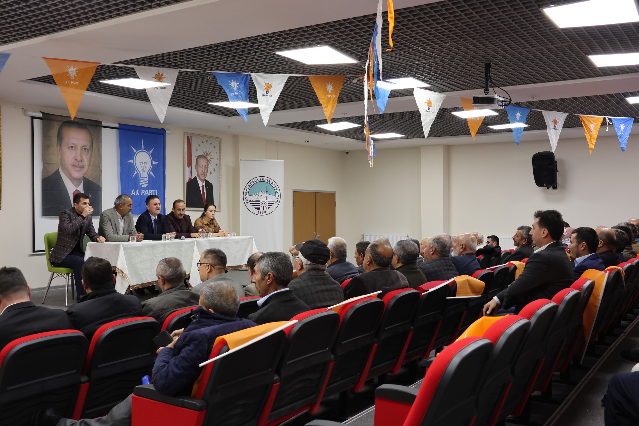 AK Parti İncesu Mahalle Başkanları toplantısı yapıldı.