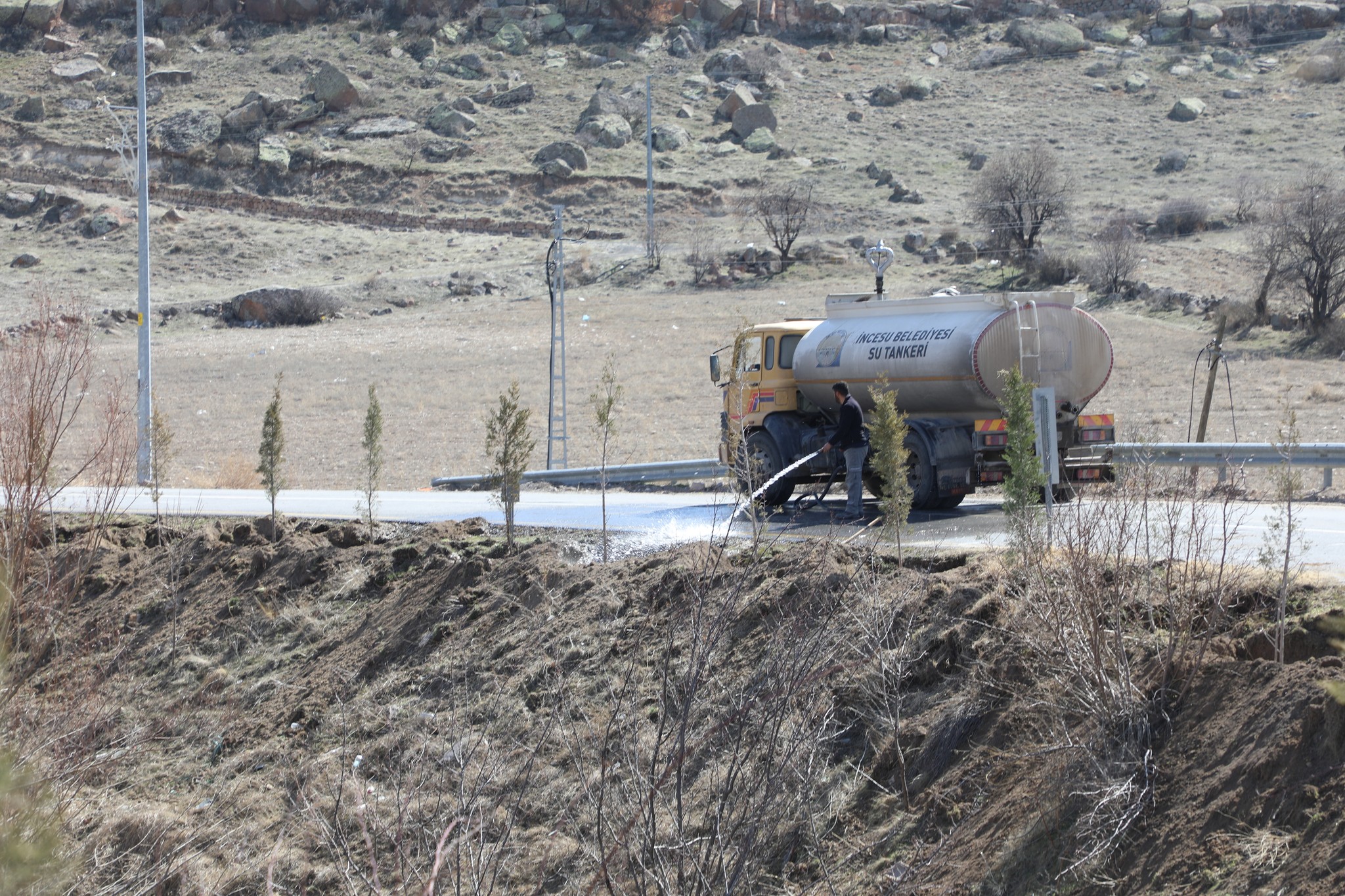 İncesu Belediyesi ilçenin yüz akı olan Marina kıyısında farklı türde ağaç dikimi gerçekleştirdi. Sezona hazırladığımız Marina, bu yıl çok başka olacak…