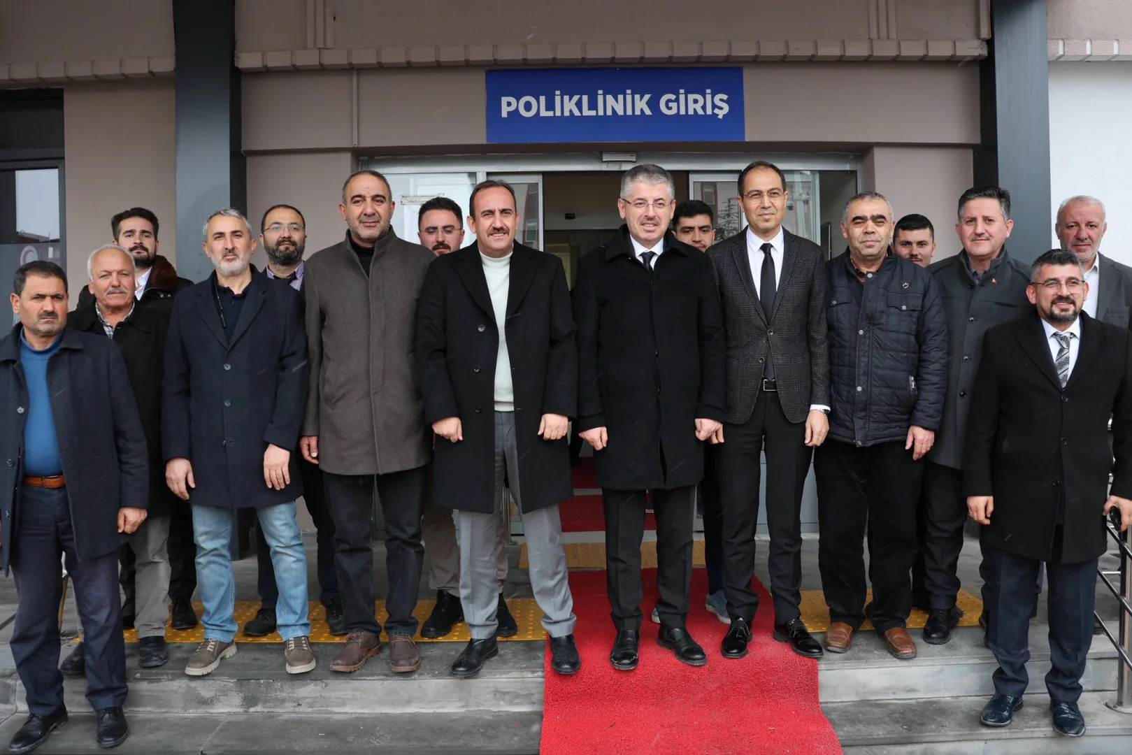 Hastalarımıza şifa sağlık çalışanlarımıza kolaylıklar dileriz.