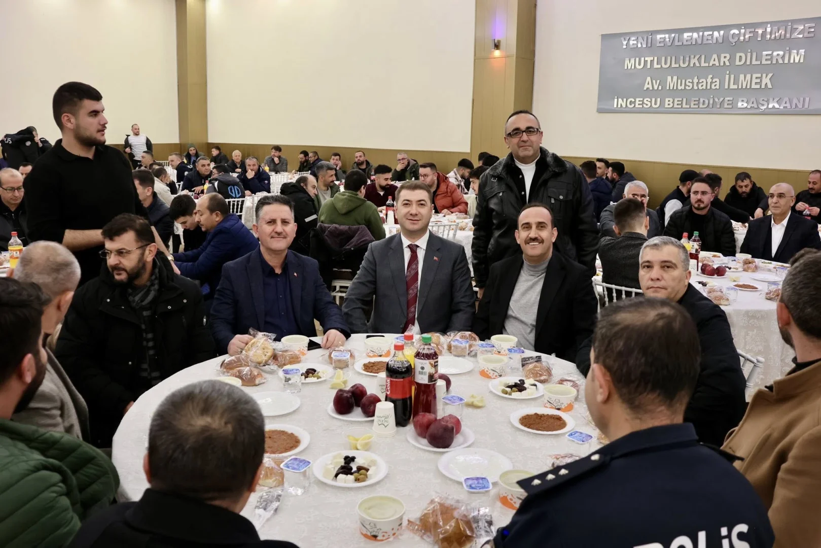 Kıymetli esnaflarımızın katıldığı Ahi Sofrasına katılan herkese teşekkür ederiz. Allah birlik ve beraberliğimizi bozmasın.