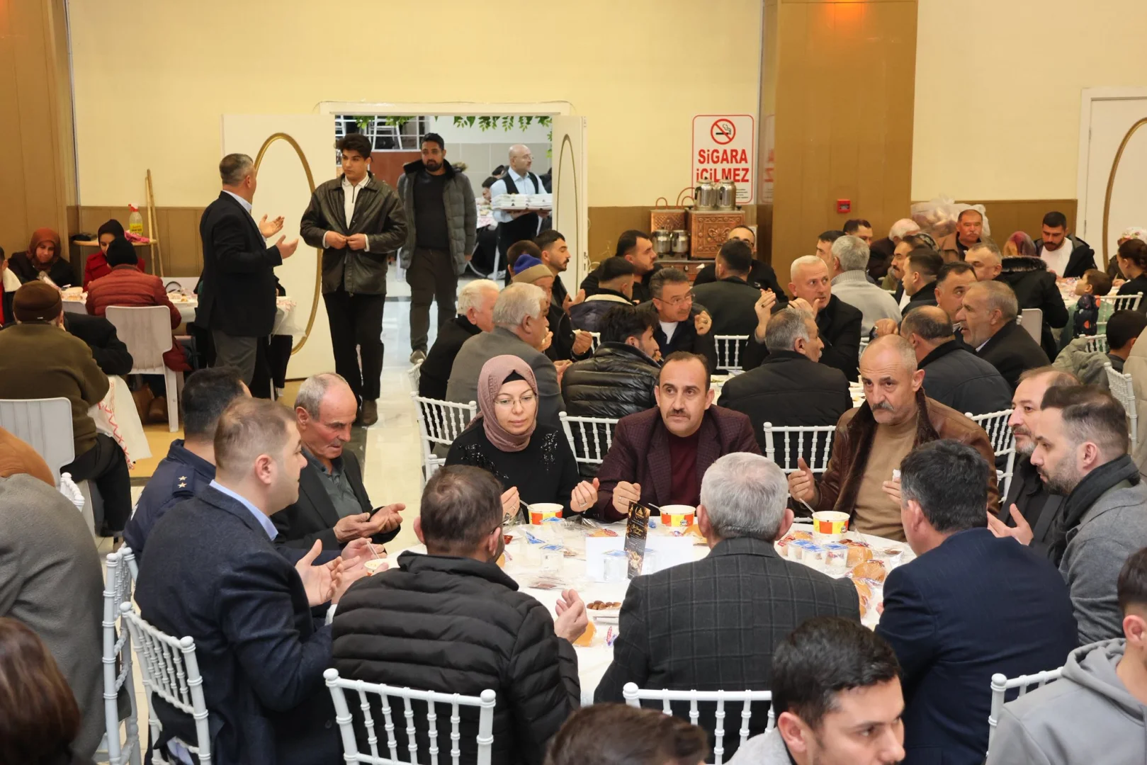 Bereketli sofrada birlik ve beraberlik içerisinde olmayı sağlayan Mehmet ve Ahmet Kimsesiz’e teşekkür ederiz.