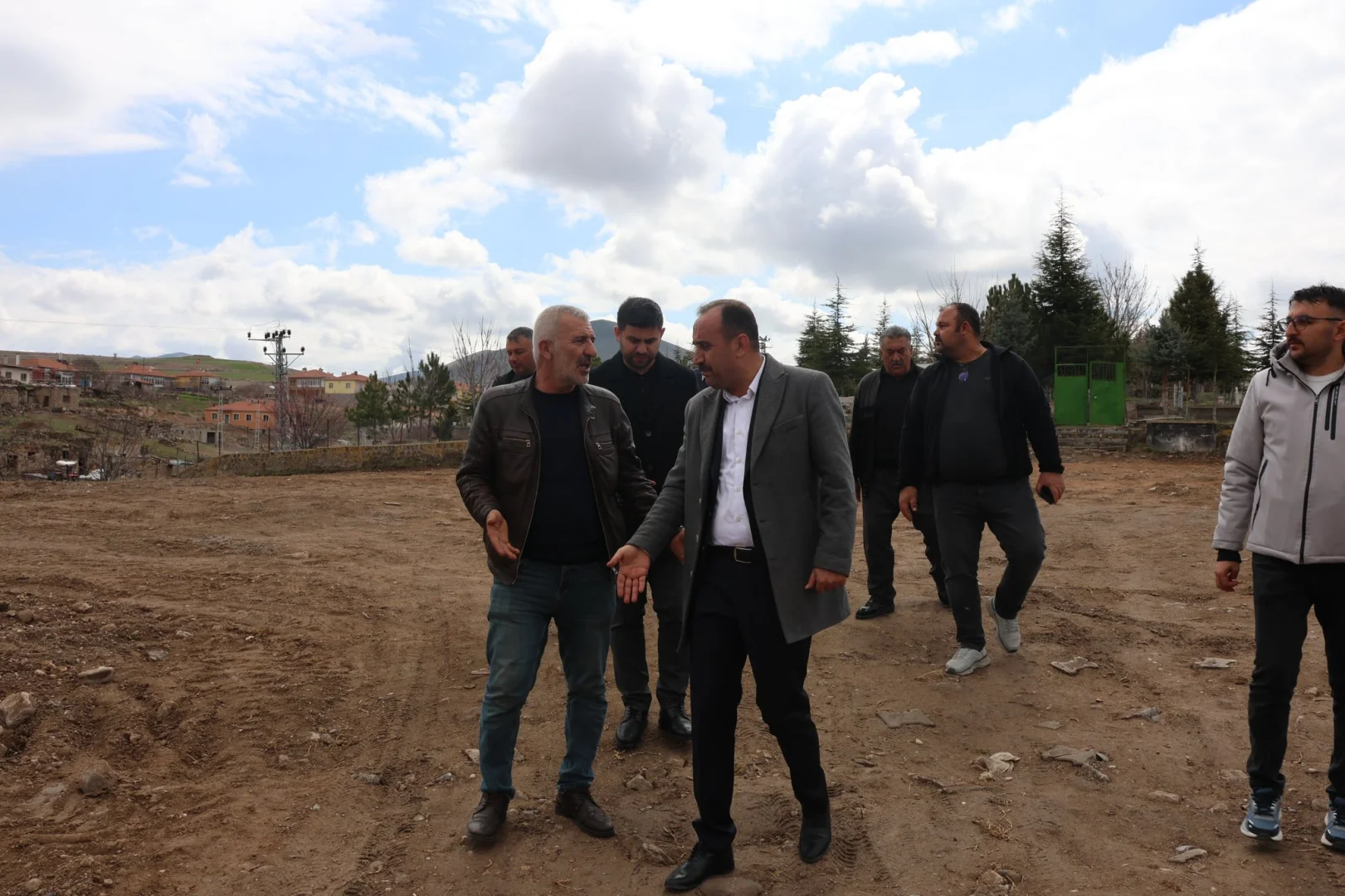 Sarıkürklü mahallelerimizde yapılan çalışmaları yerinde inceledi. Daha güzel İNCESU için çalışıyoruz..