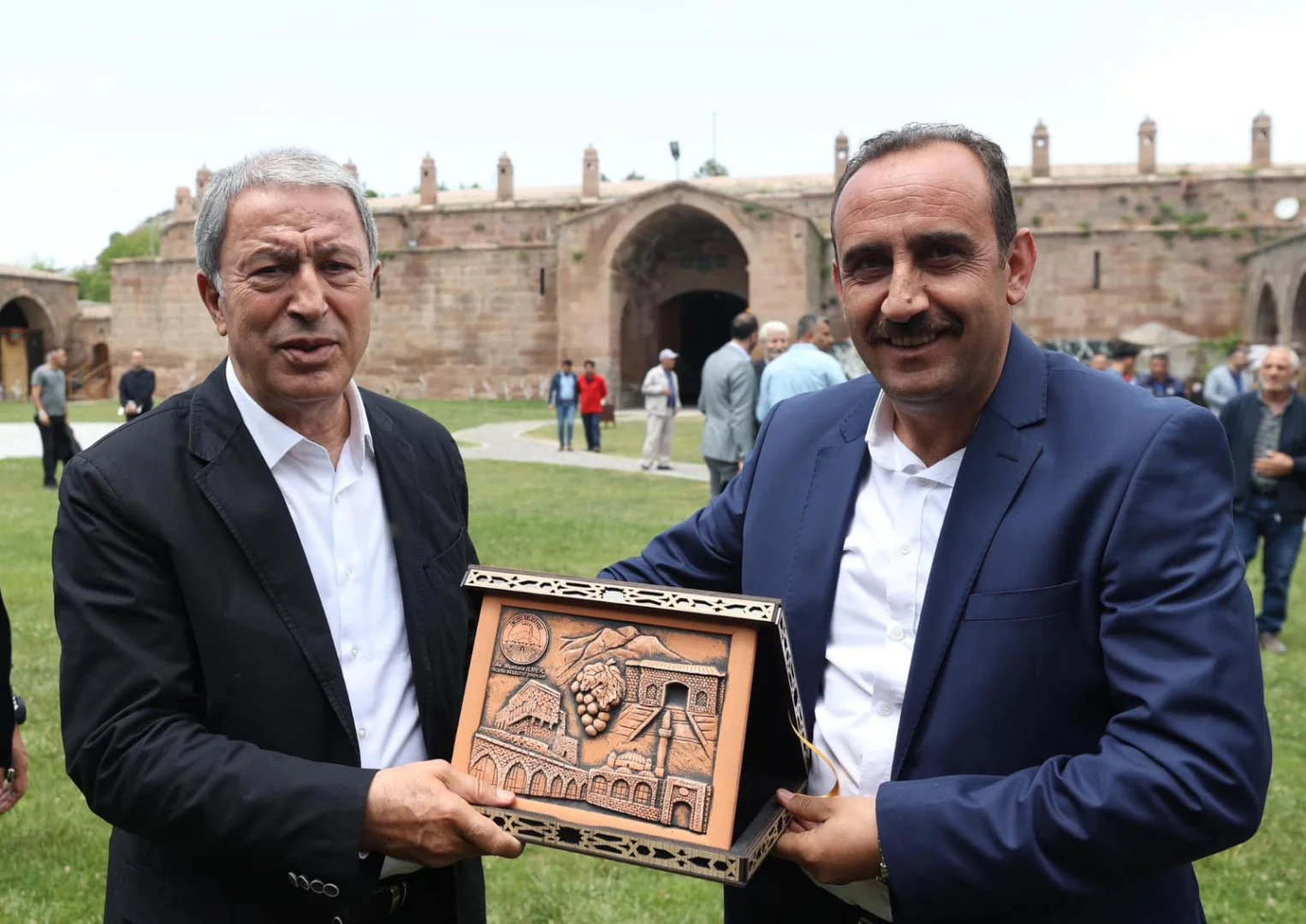 Bu millet, ağırbaşlılığını korur; ancak gerektiğinde gereken cevabı vermekten çekinmez.