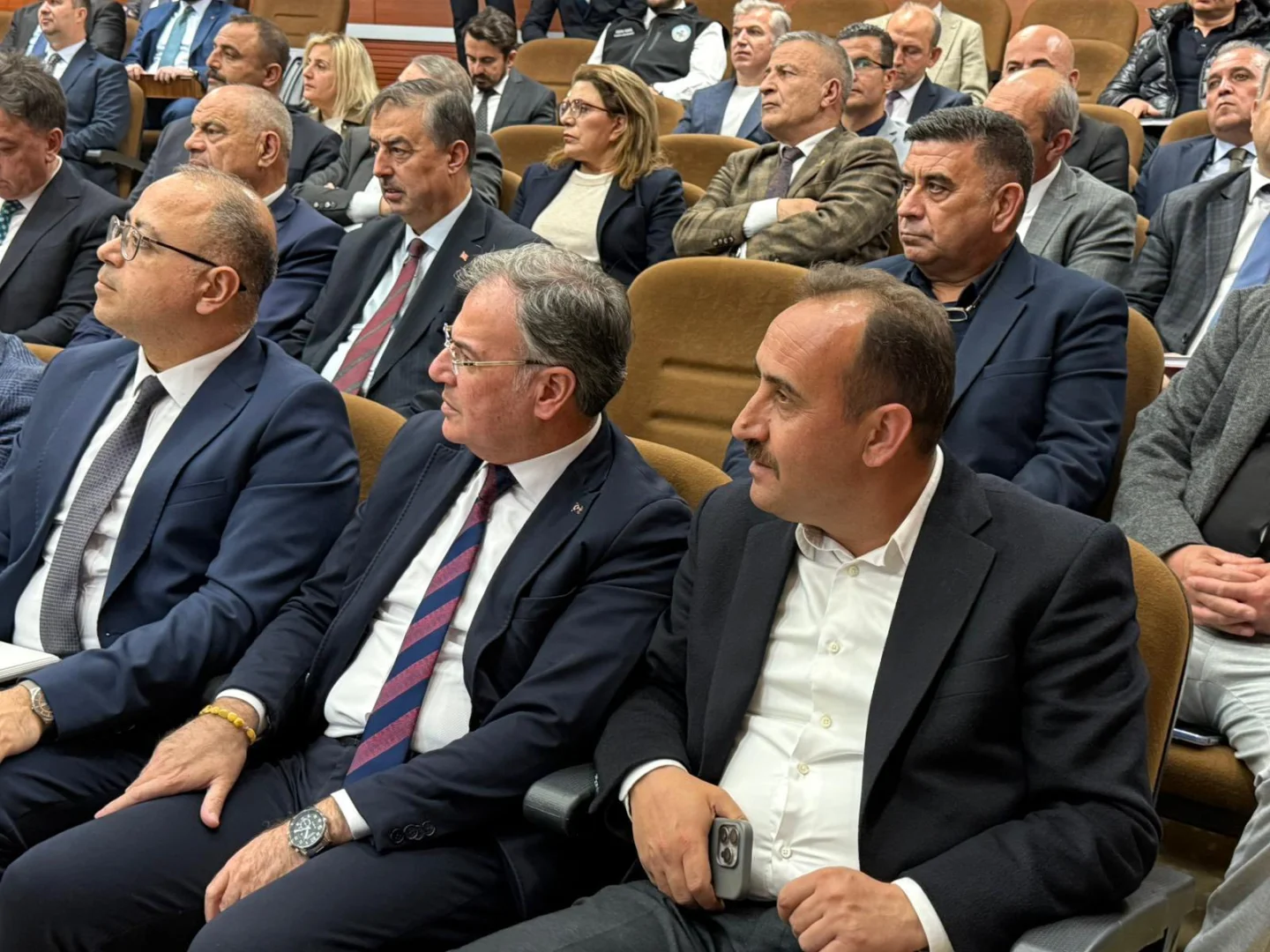 Belediye Başkanımız Av. Mustafa İLMEK, Valimiz Gökmen ÇİÇEK Başkanlığındaki İl Hayvan Hakları Kurulu toplantısına katıldı.