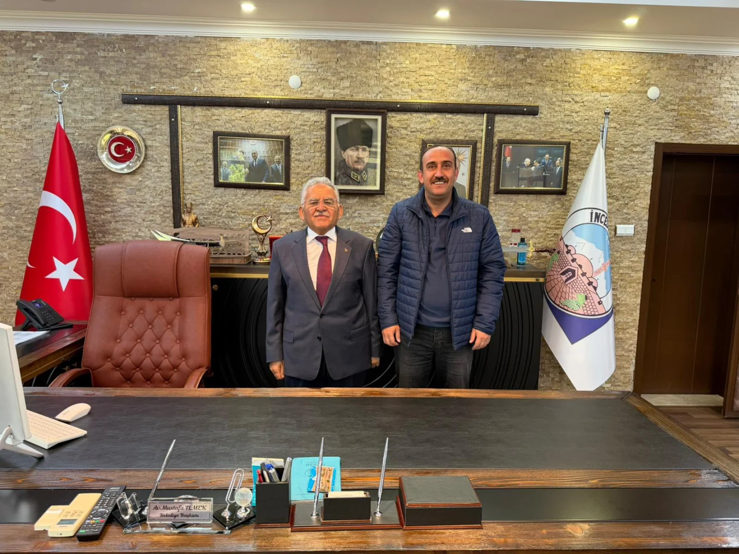 Kayseri Büyükşehir Belediye Başkanımız Sn. Dr. Memduh Büyükkılıç, Belediye Başkanımız Av. Mustafa İlmek’i makamında ziyaret etti.