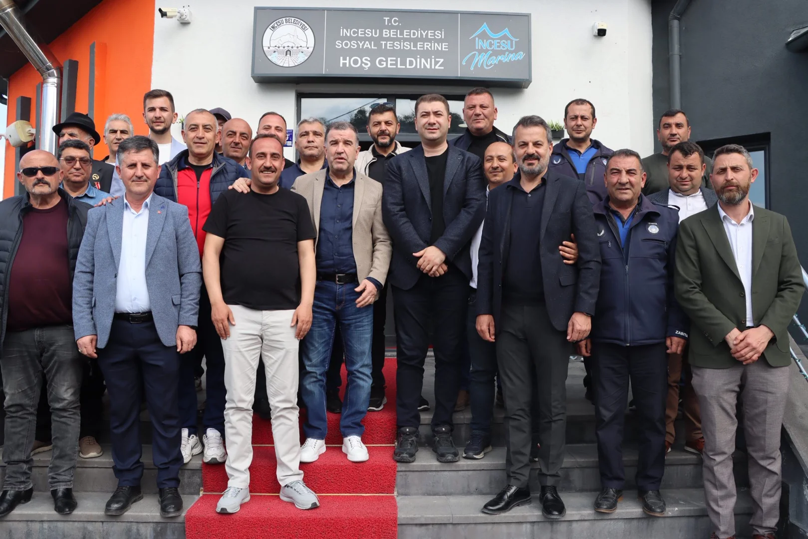 Kıymetli Valimize ve değerli ailesine sağlık, mutluluk ve huzurlu bir ömür dileriz.