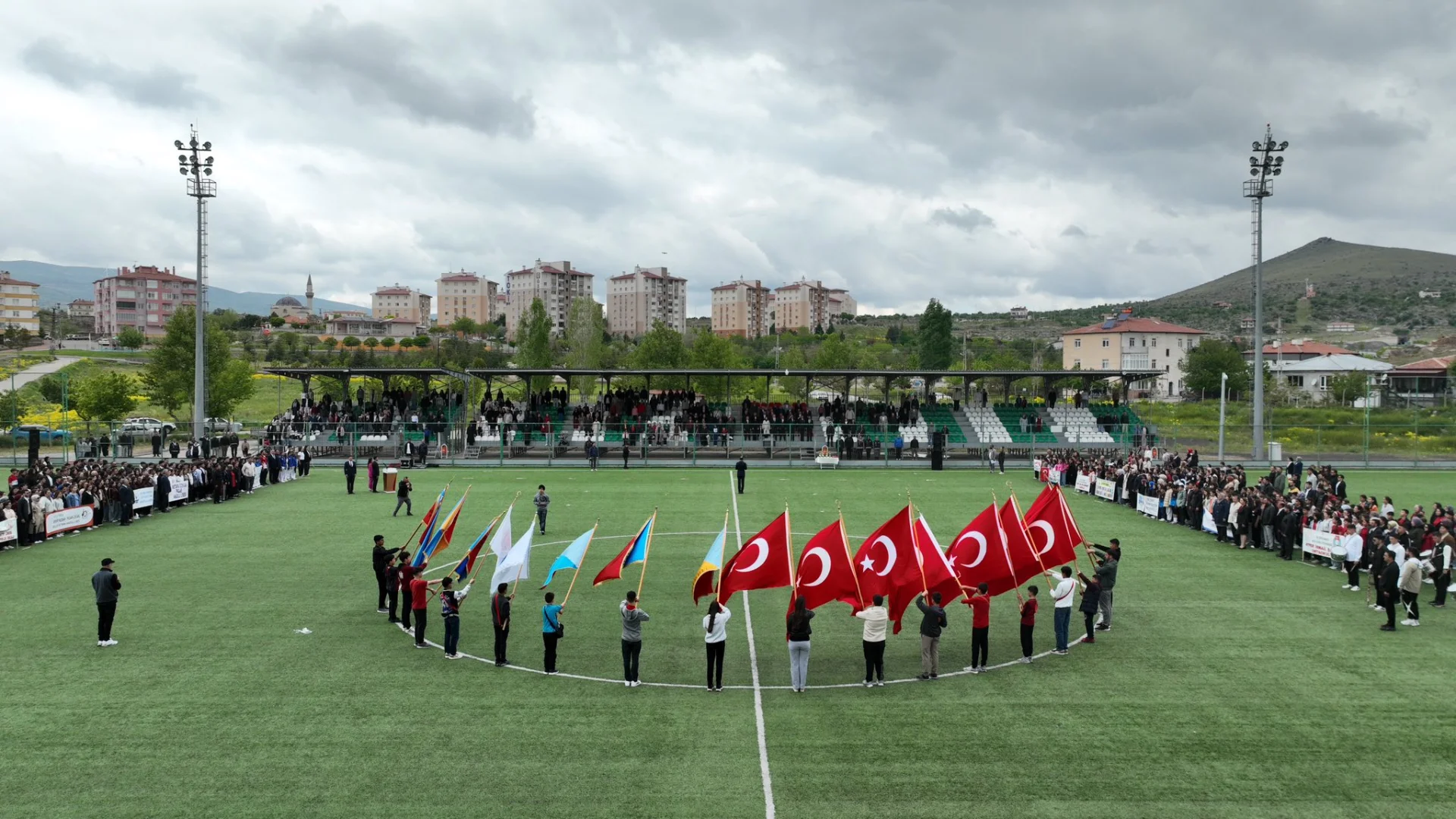 Programına hazırlanmasında emeği geçen öğretmen ve öğrencilerimize teşekkür ederiz.