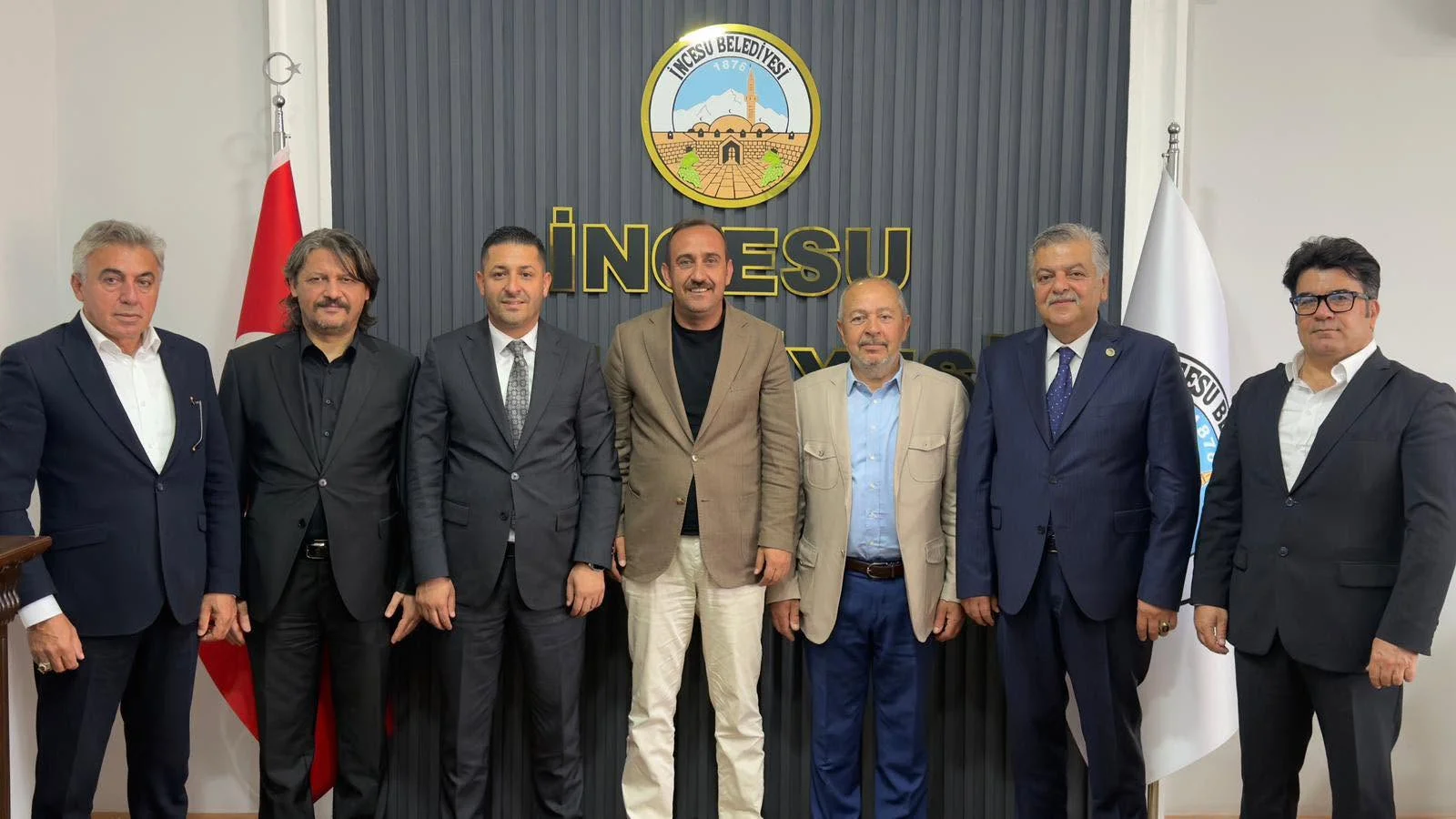 Ülkü Ocakları Başkanımıza ve değerli heyete nazik ziyaretleri için teşekkür ederiz.