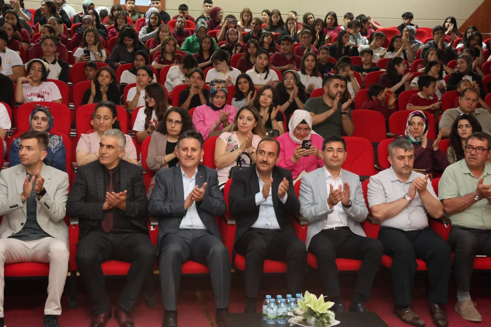 Programın yapımında emeği geçen öğretmen ve öğrencilerimize teşekkür ederiz.
