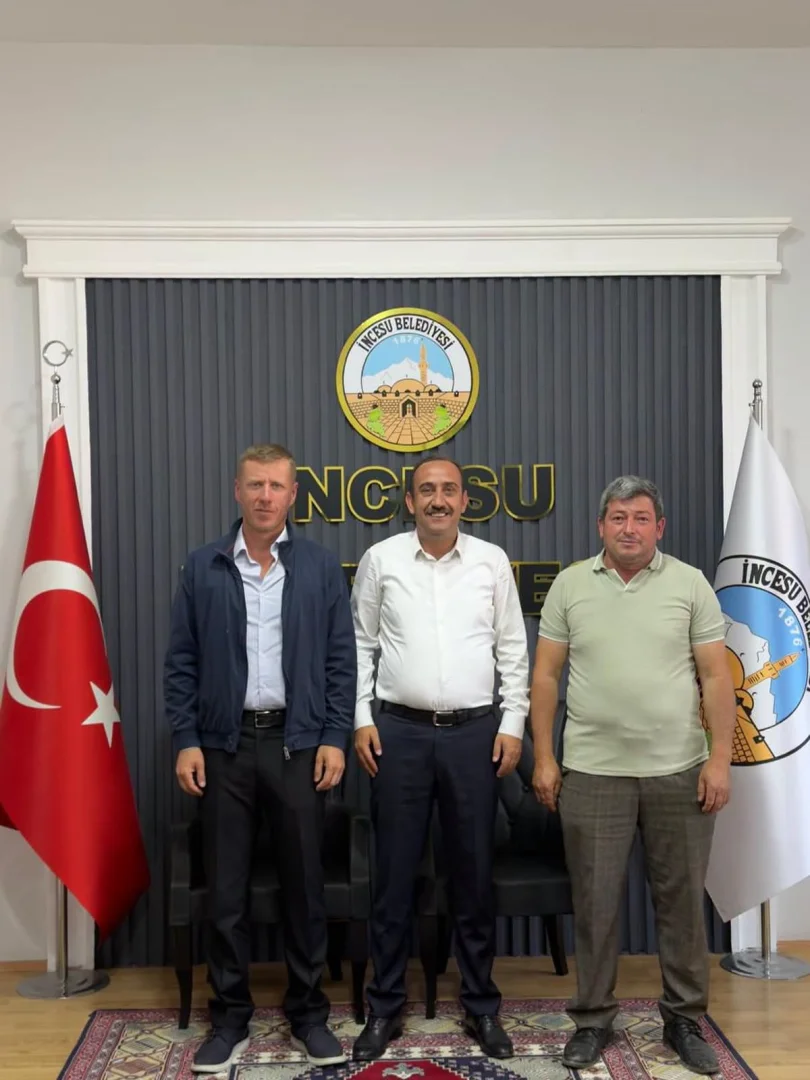 Dokuzpınar ve Sarıkürklü Mahallelerimizin kıymetli muhtarları Belediye Başkanımız Av. Mustafa İLMEK’i ziyaret ederek çalışmalarla ilgili istişare yaptı.
