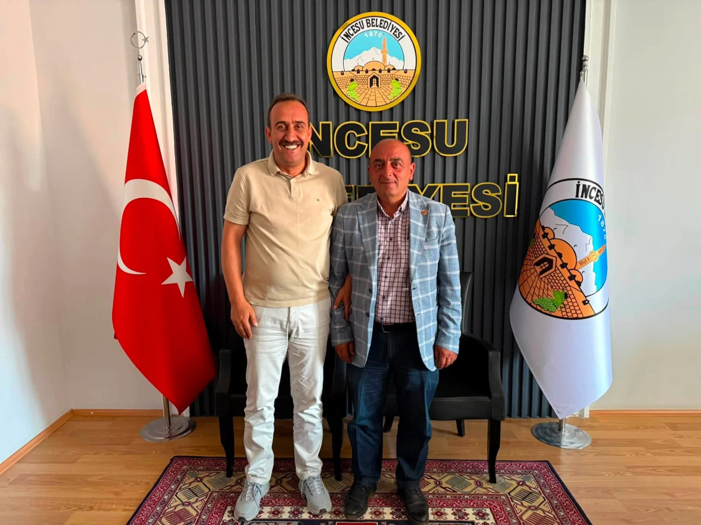 Kızılören Tabaklı Mahalle Muhtarımız ve değerli misafirlerimiz Başkanımızı ziyaret etti. Nazik ziyaretleri için teşekkür ederiz.