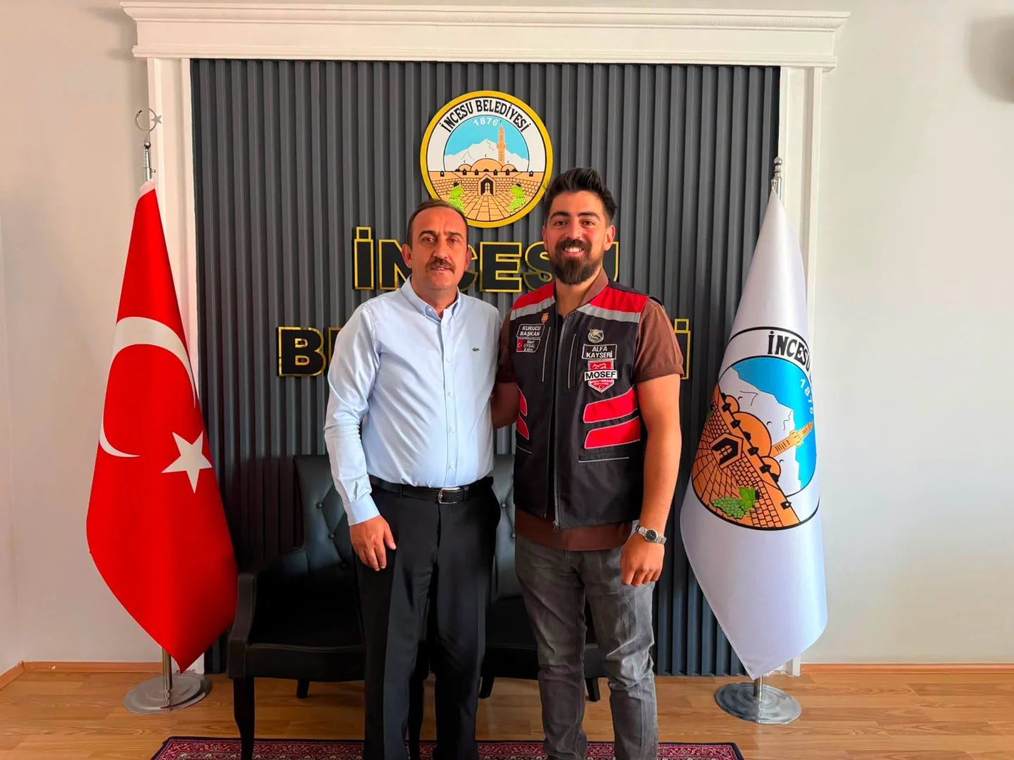 ALFA Motosiklet Kulübü Başkanı Sn. Mert UYSAL, Belediye Başkanımız Av. Mustafa İLMEK’i ziyaret etti.