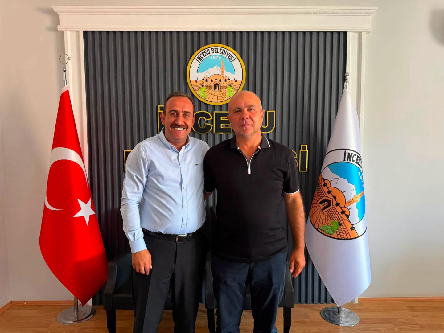 Çardaklı Mahallemizin Kıymetli Muhtarı Sn. Bekir AYDOĞAR, Belediye Başkanımız Av. Mustafa İLMEK’i ziyaret ederek, mahallede yapılması planlanan çalışmalarla ilgili istişare yaptı.