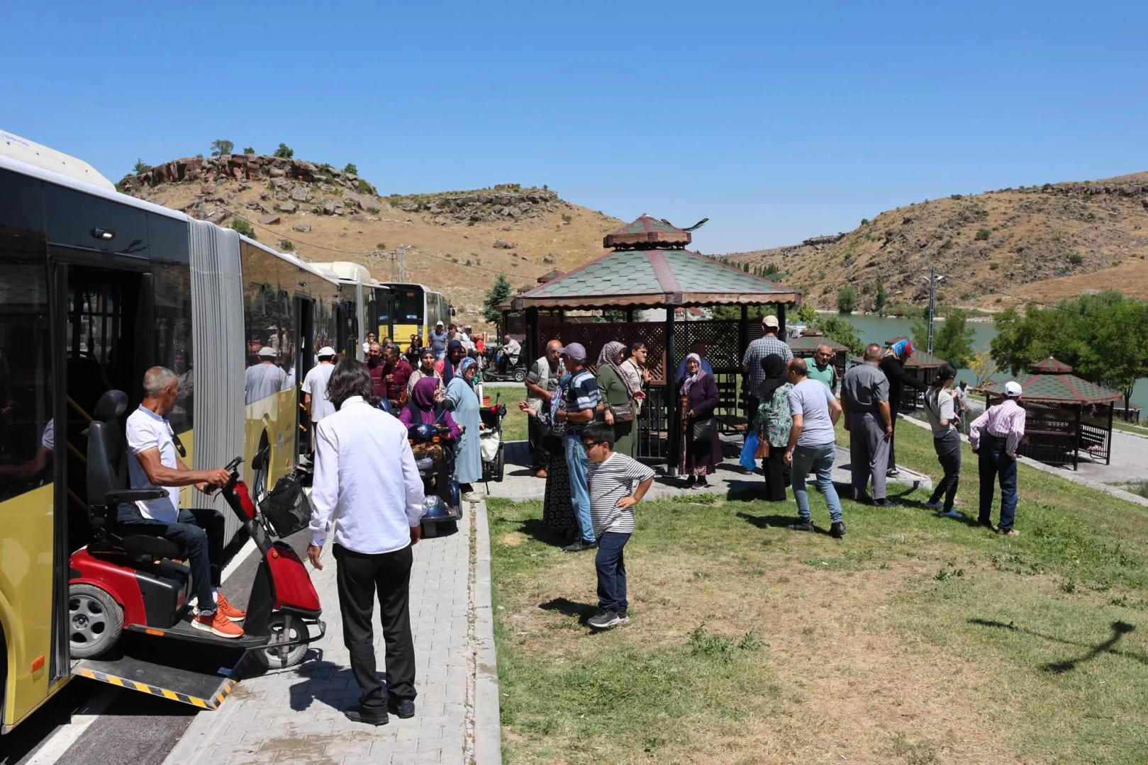 Gönüllere Dokunan Bir Gün