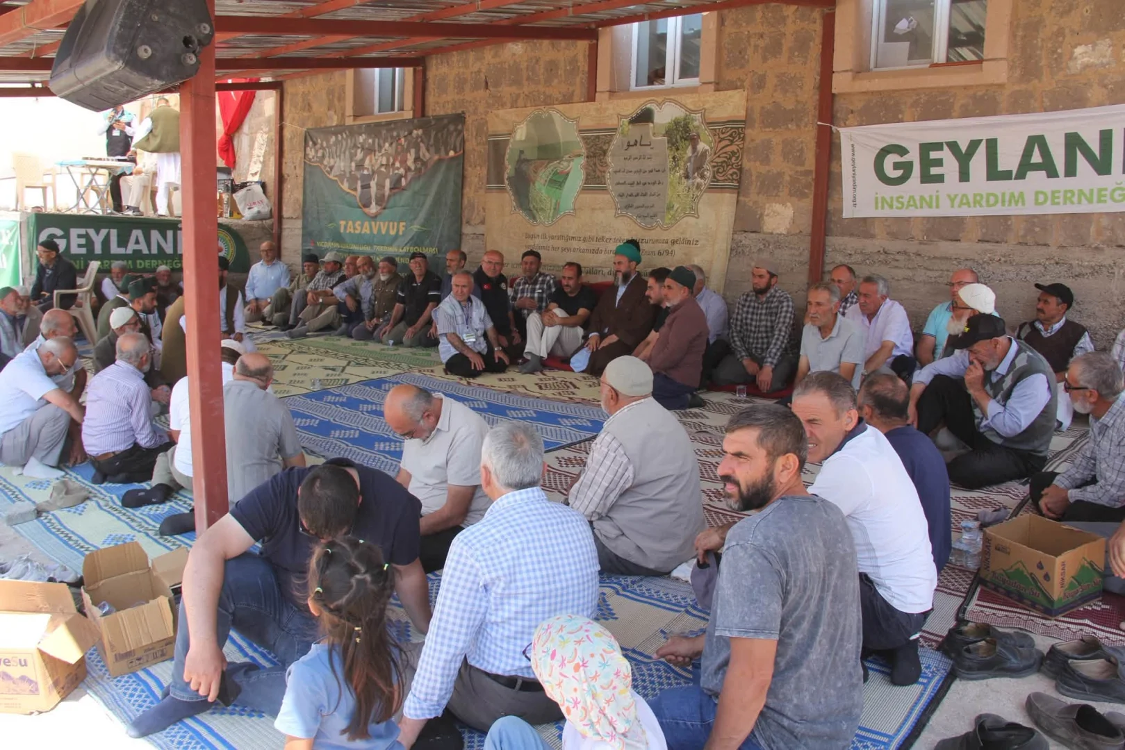 Birlik ve beraberlik içerisinde yapılan programa uzaktan yakından katılan herkese teşekkür ederiz.