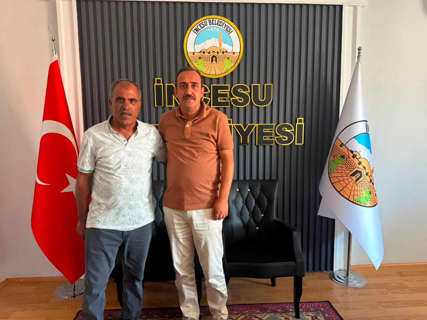 Belediye Başkanımız Av. Mustafa İLMEK, Bulgurcu Mahalle Muhtarı Sn. Sahip YILDIRIM ile mahallemizde yapılacak çalışmalarla ilgili istişarede bulundu.