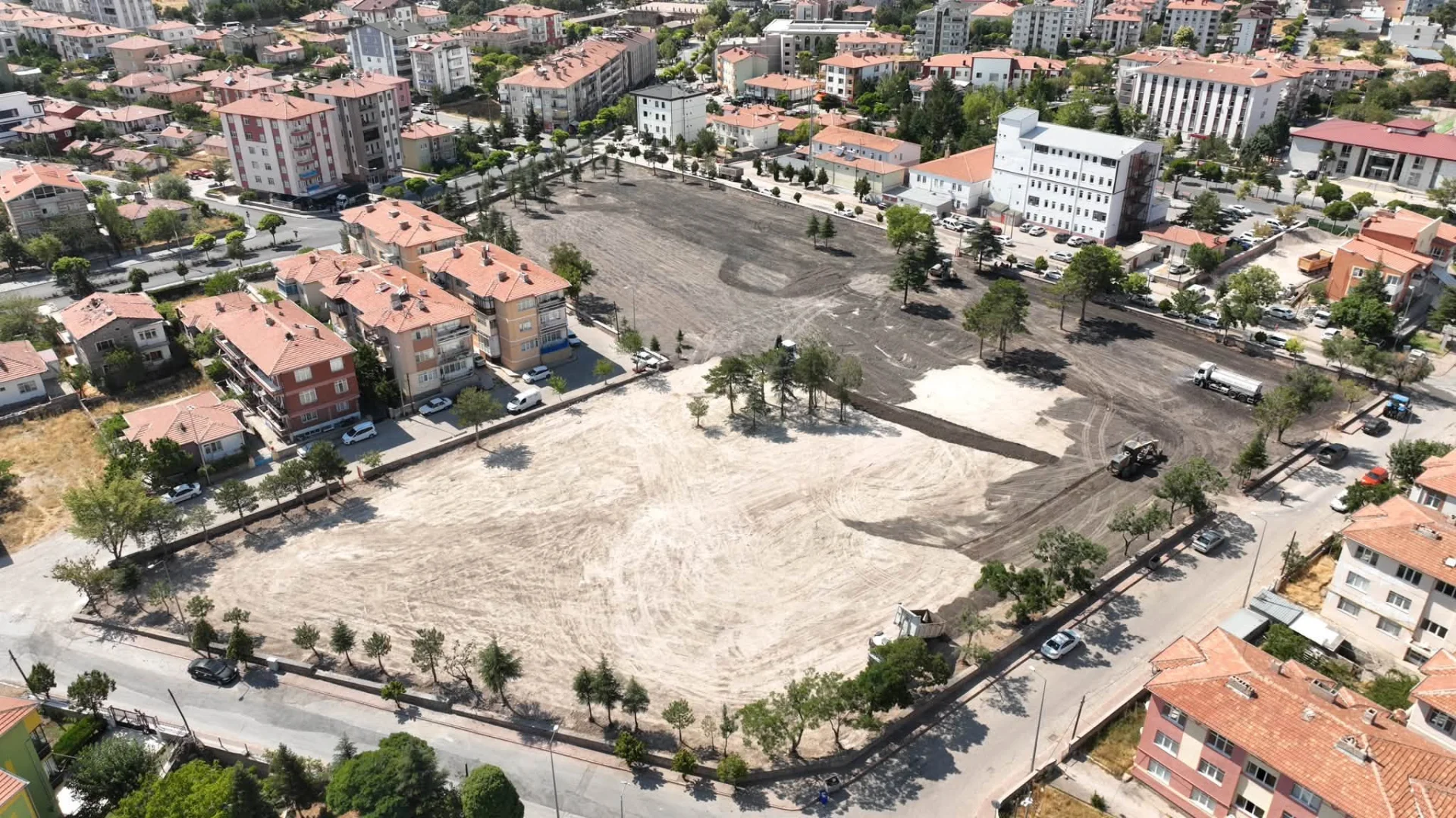 Bahçelievler Mahallesi’ndeki Eski Meslek Lisesi alanında çalışmalarımız aralıksız devam ediyor.