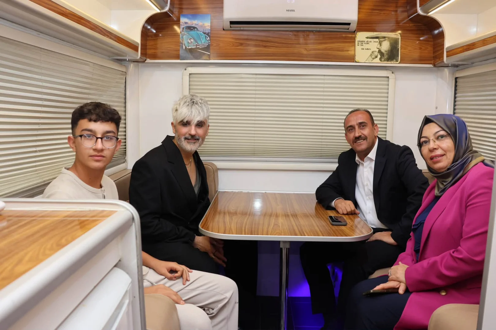 İncesu 29. Kültür, Turizm ve Üzüm Festivali ile 2. Dragon Boat Yarışları kapsamında düzenlenen etkinliklerin ilk akşamında, sevilen sanatçı Manuş Baba sahne aldı!