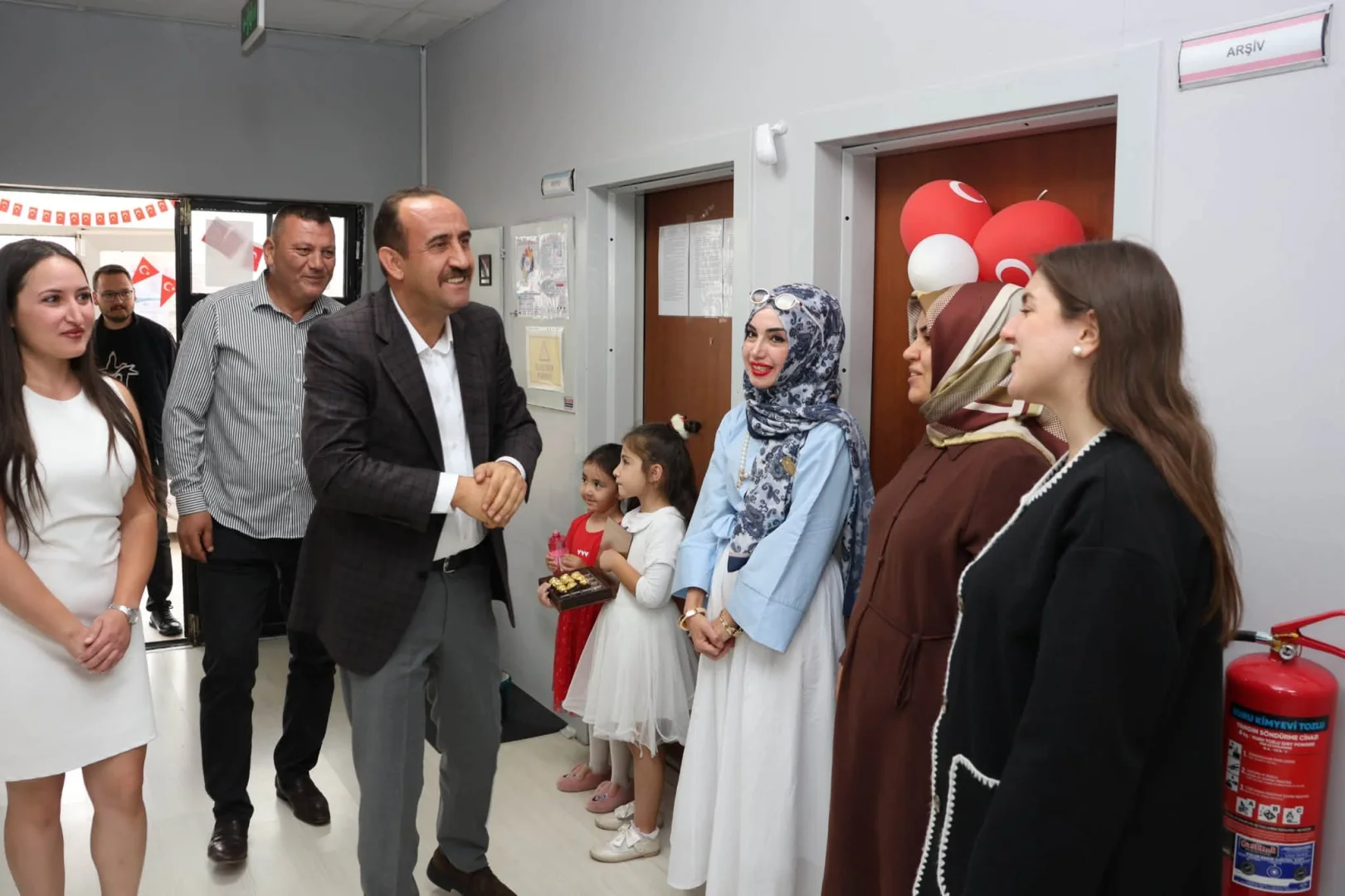 Belediye Başkanımız Av. Mustafa İLMEK, Namık Kemal Anaokulunu ziyaret ederek, okul öncesi eğitime başlayan çocuklarımızın eğitim heyecanına ortak oldu.