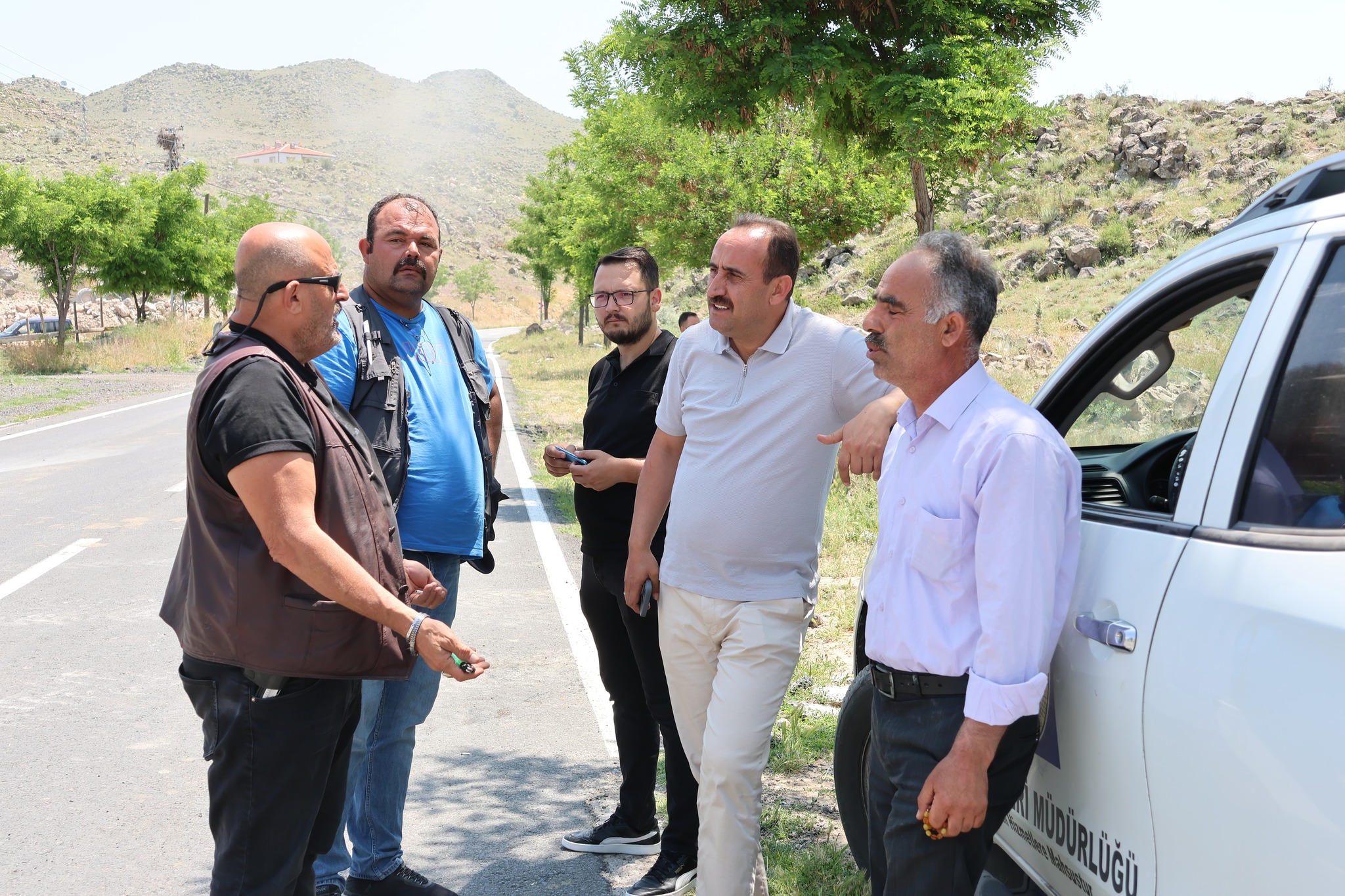 Belediye Başkanımız Av. Mustafa İLMEK, Fen İşleri Müdürlüğünün saha çalışmalarını yerinde inceledi.
