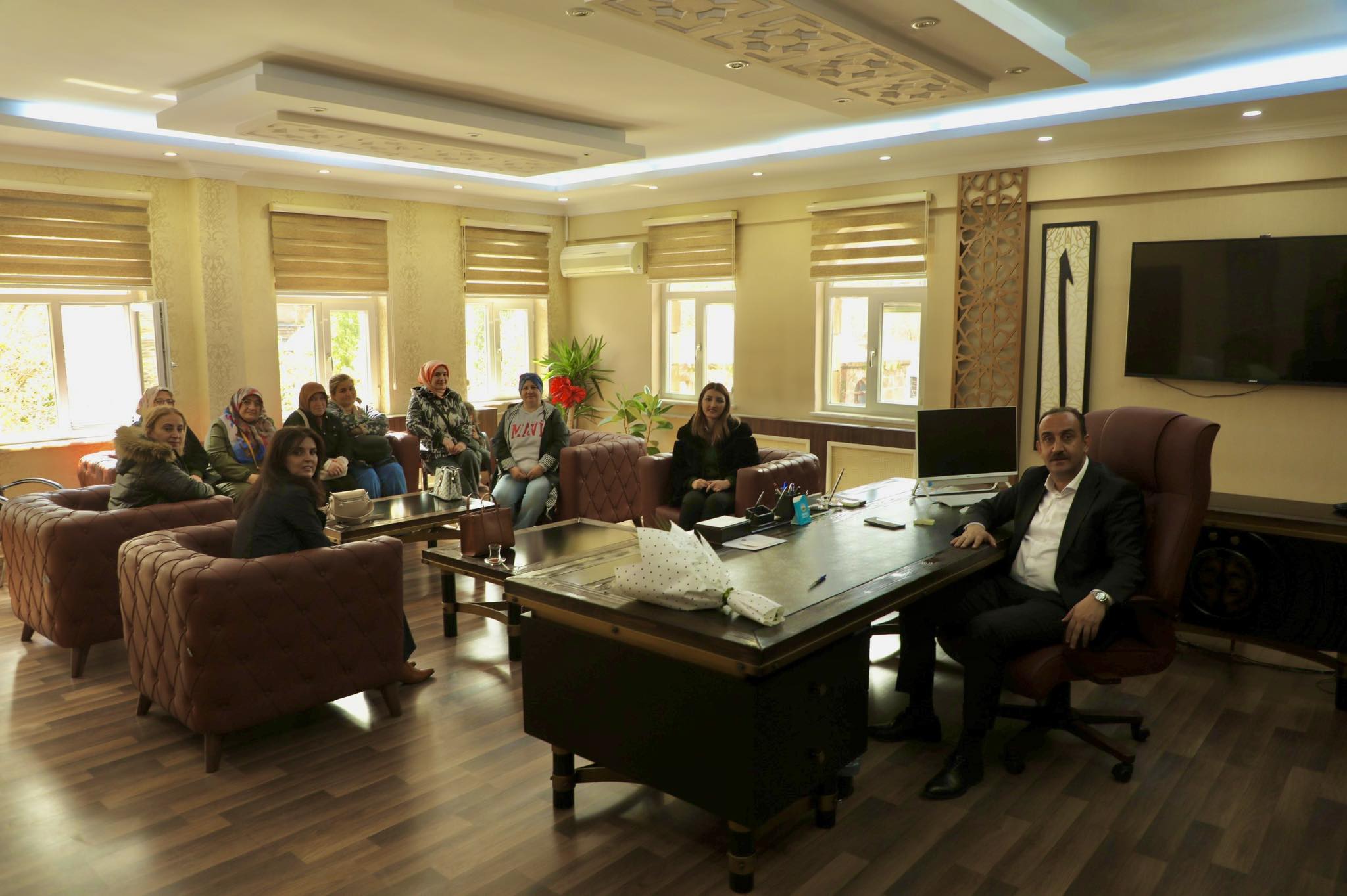 Üreten, çalışan kadınlarımız yanında olmaya devam edeceğiz