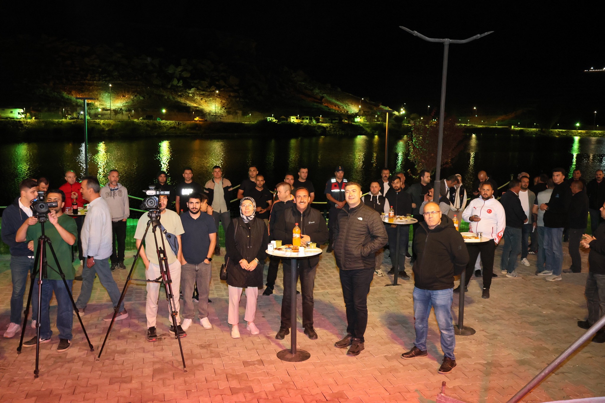 Bir bardak suda fırtına koparmaya başladık... 