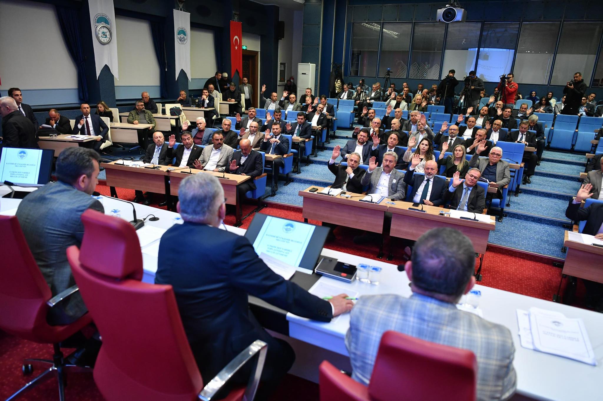 Belediye Başkanımız Av. Mustafa İLMEK, Büyükşehir Belediyesi Ekim ayı meclis toplantısına katıldı. Alınan kararların ilçemize şehrimize hayırlar getirmesini temenni ederiz.