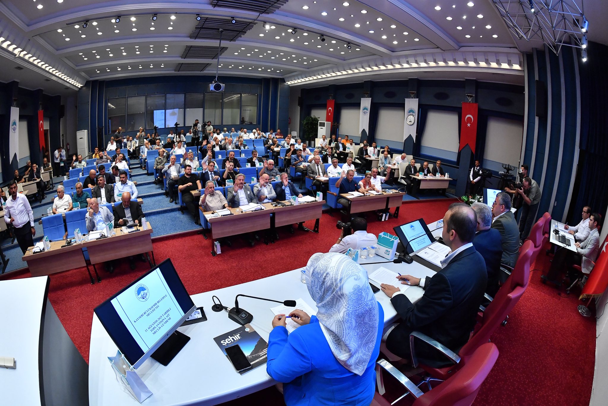 Belediye Başkanımız Av. Mustafa İLMEK, Büyükşehir Belediyesi Ağustos ayı meclis toplantısına katıldı. Alınan kararların şehrimize, ilçemize hayırlar getirmesini temenni ederiz.