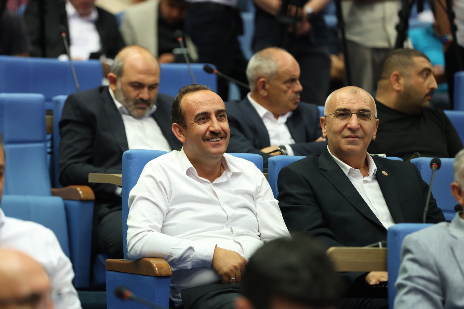 Belediye Başkanımız Av. Mustafa İLMEK, Büyükşehir Belediyesi Meclis üyelerimizle birlikte Büyükşehir Belediyesi Temmuz ayı meclis toplantısına katıldı. Alınan kararların ilçemize, şehrimize hayırlar getirmesini temenni ederiz.