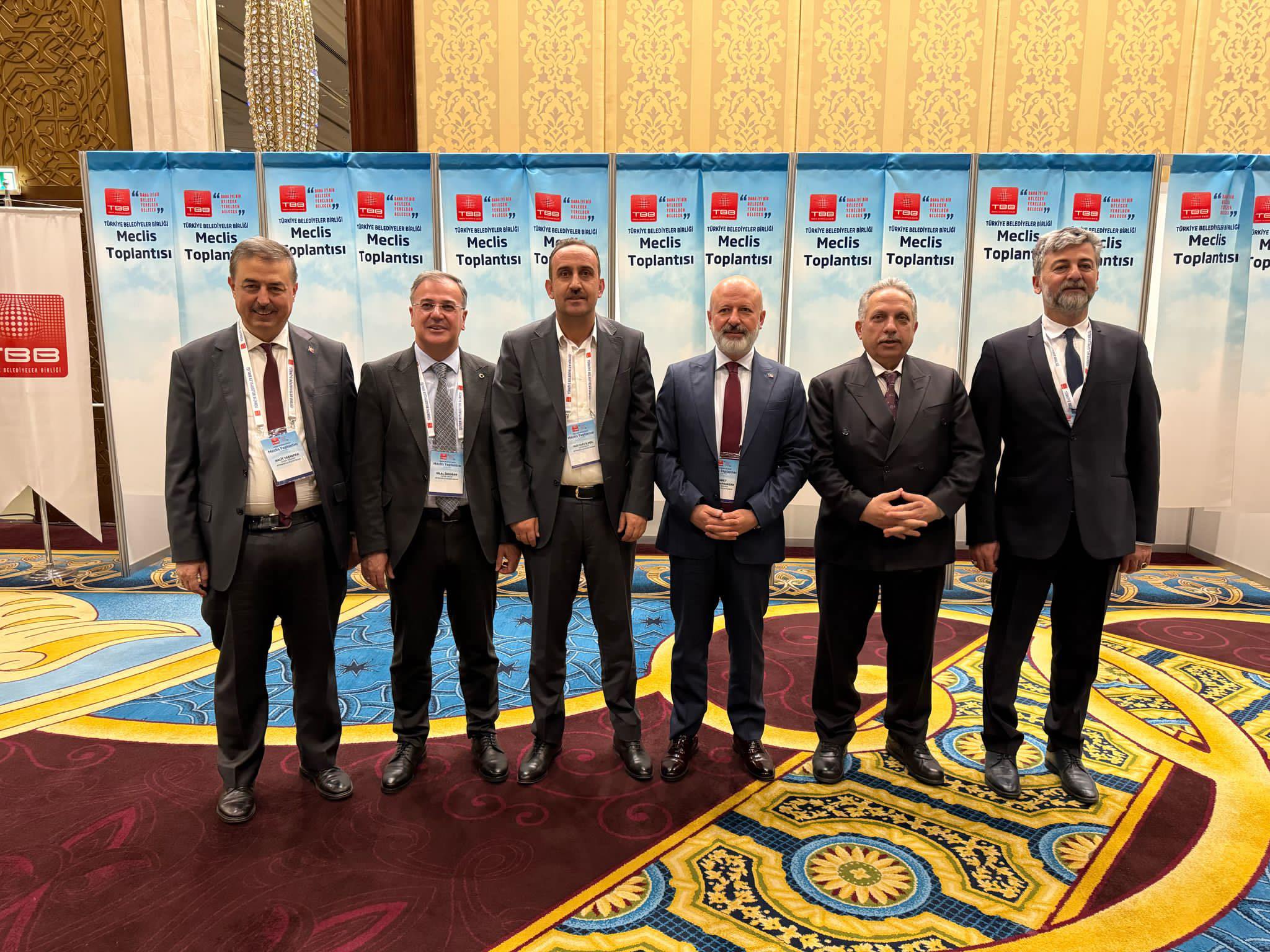 Belediye Başkanımız Av. Mustafa İLMEK ve Meclis Üyemiz Sn. Hulusi ÇAVDAR ile Ankara’da düzenlenen Türkiye Belediyeler Birliği Meclis toplantısına katıldı.