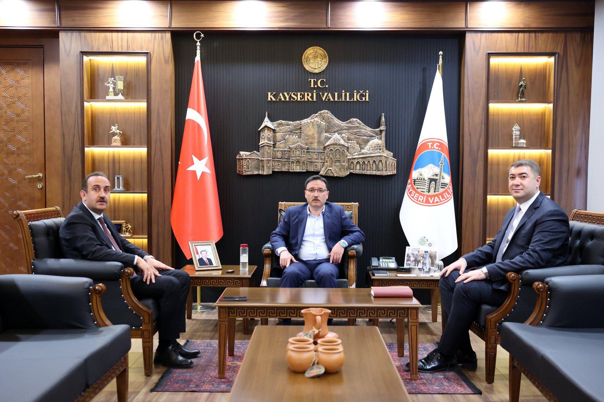 Belediye Başkanımız Av. Mustafa İLMEK, İlçe Kaymakamımız Sn. Ömer Said KARAKAŞ ile Valimiz Sn. Gökmen ÇİÇEK’i makamında ziyaret etti.