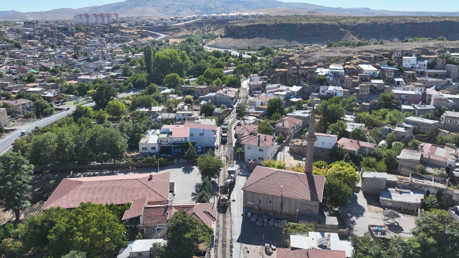 En kısa zamanda yolumuzu tamamlayarak halkımızın hizmetine sunacağız.