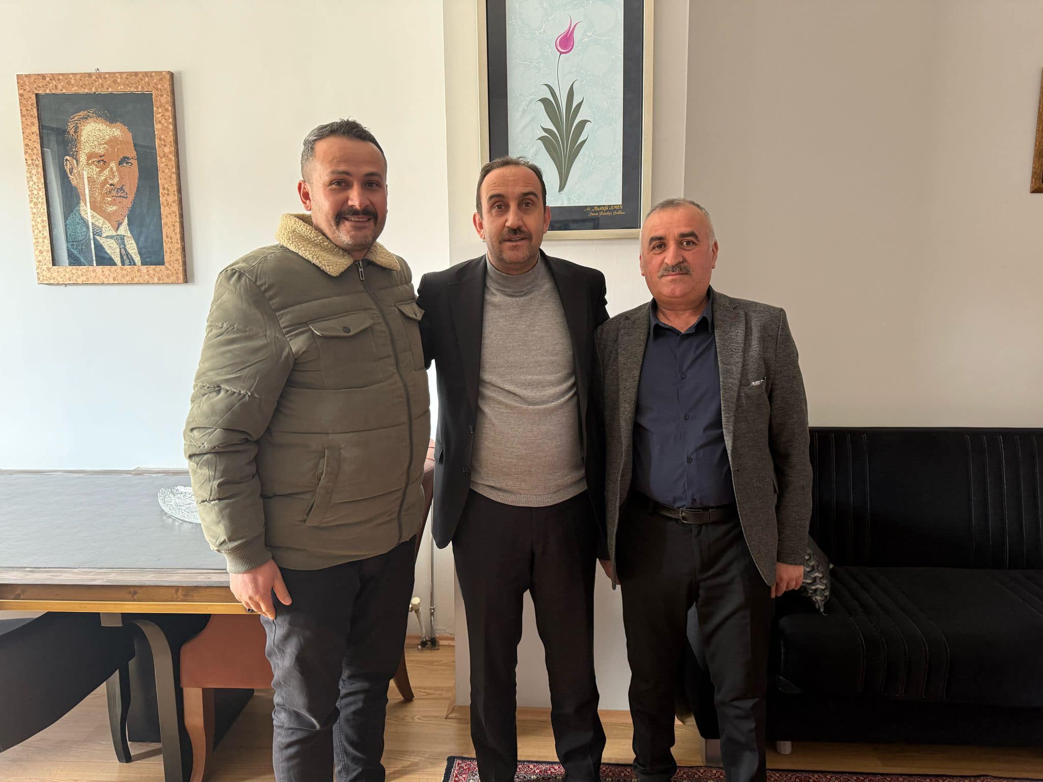 Belediye Başkanımız Av. Mustafa İLMEK, Örenşehir Mahalle Muhtarımız Sn. Sabahattin KIZIL ile 2025 Bahar ve Yaz döneminde mahallemizde yapılacak çalışmalarla ilgili istişare toplantısı yaptı.