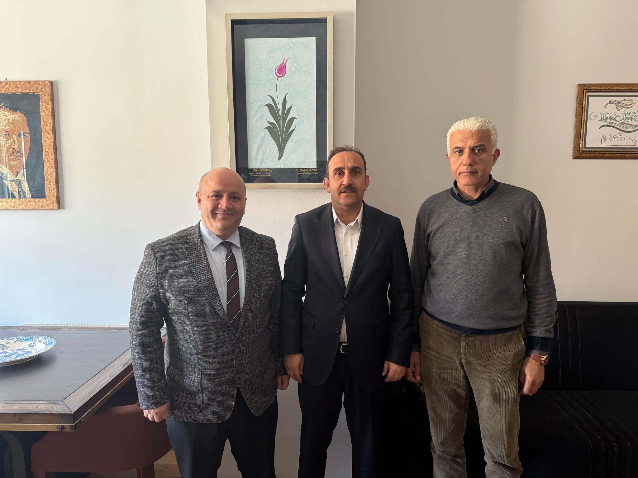 AK Parti Genel Başkanvekilimiz Sn. Mustafa ELİTAŞ’ın bizatihi girişimleri, İncesu Belediye Başkanımız Av. Mustafa İLMEK’in talimatı doğrultusunda Belediye arazisinin tahsis edilmesi ile Kızılören Mahallesine yapılacak Devlet Bankaları ve PTT Bank işlemler