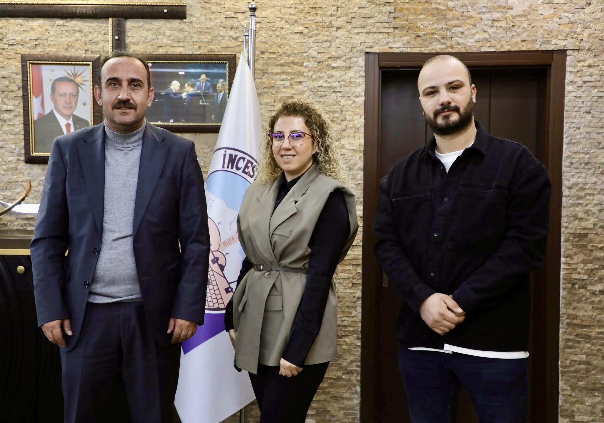 Saraycık Mahallesi TOKİ Site Yönetimi Müdürü Sn. Duygu ALAS ve Aksu Bağları TOKİ Site Yönetimi Müdürü Sn. Emre ESKİCİ, Belediye Başkanımız Av. Mustafa İLMEK’ i makamında ziyaret etti.