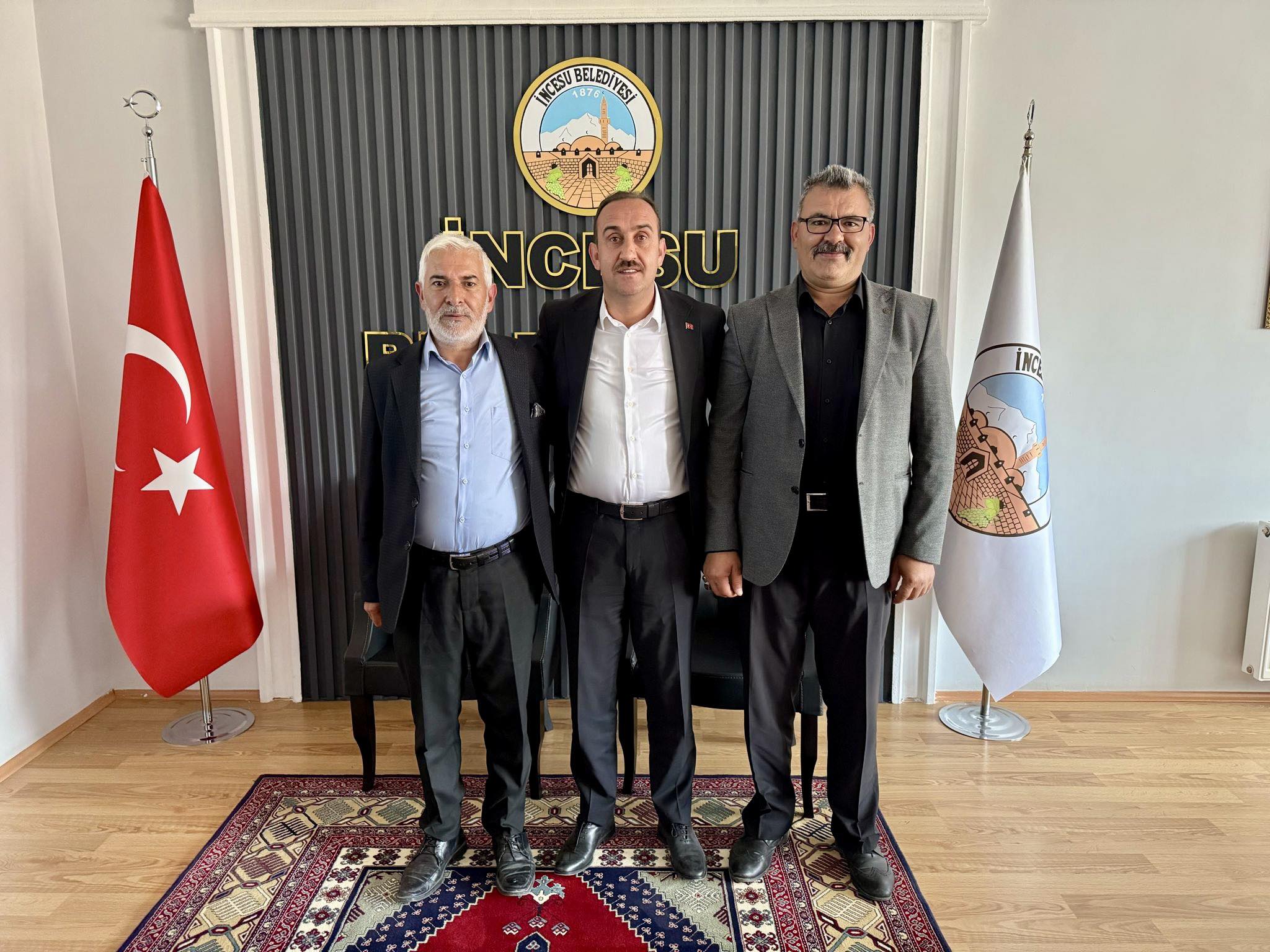 Saraycık Mahalle Muhtarımız Sn. Şah İsmail KULAKSIZ ve Muhtar Azamız Sn. Zafer KESKİN, Belediye Başkanımız Av. Mustafa İLMEK’i ziyaret etti. 