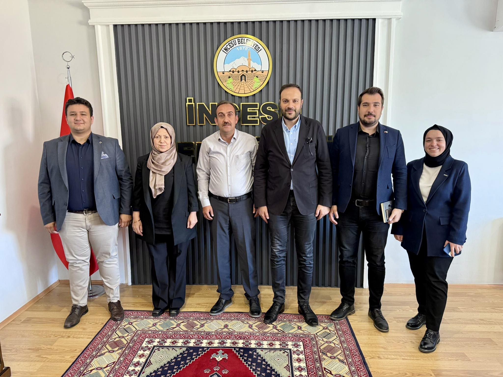 Yeşilay Kayseri Şube Başkanı Sn. Mehmet Çifçi, Yeşilay Kayseri Rehabilitasyon Merkezi Müdür yardımcısı Sn. Saniye Tiryaki, Sosyal Hizmet Uzmanı Sn. Feyzanur Çalışan, Kayseri Yeşilay Şube Başkan yardımcısı Sn. Avukat Murat Arda Şeker ve Yeşilay Kayseri Şub